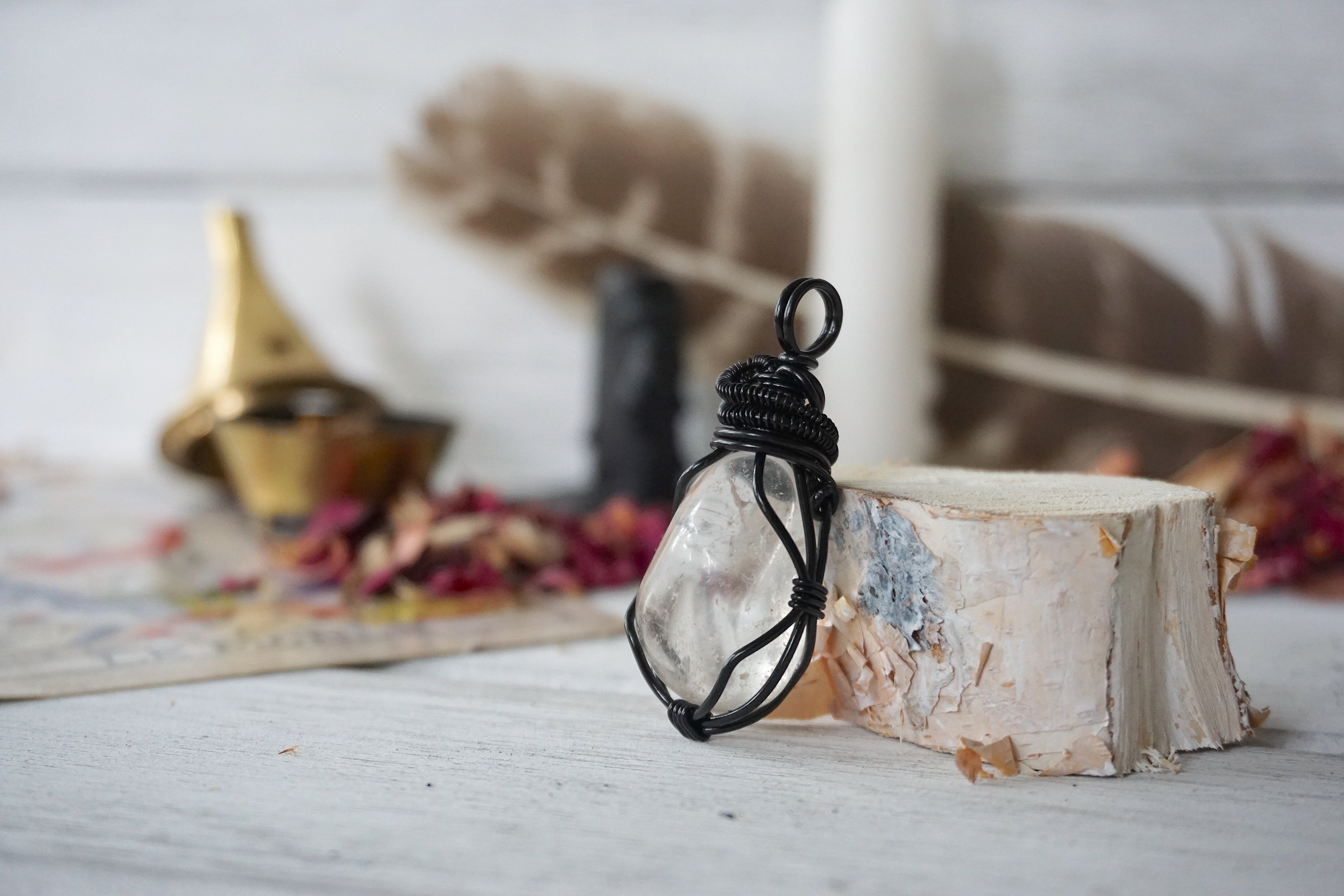 AURA FOUNDATION COLLECTION Clear Quartz Crystal Necklace - Healing Crystal Jewelry for Women, Natural Stone Pendant for Energy & Chakra Balance | Perfect for Meditation, Yoga & Spiritual Gifts