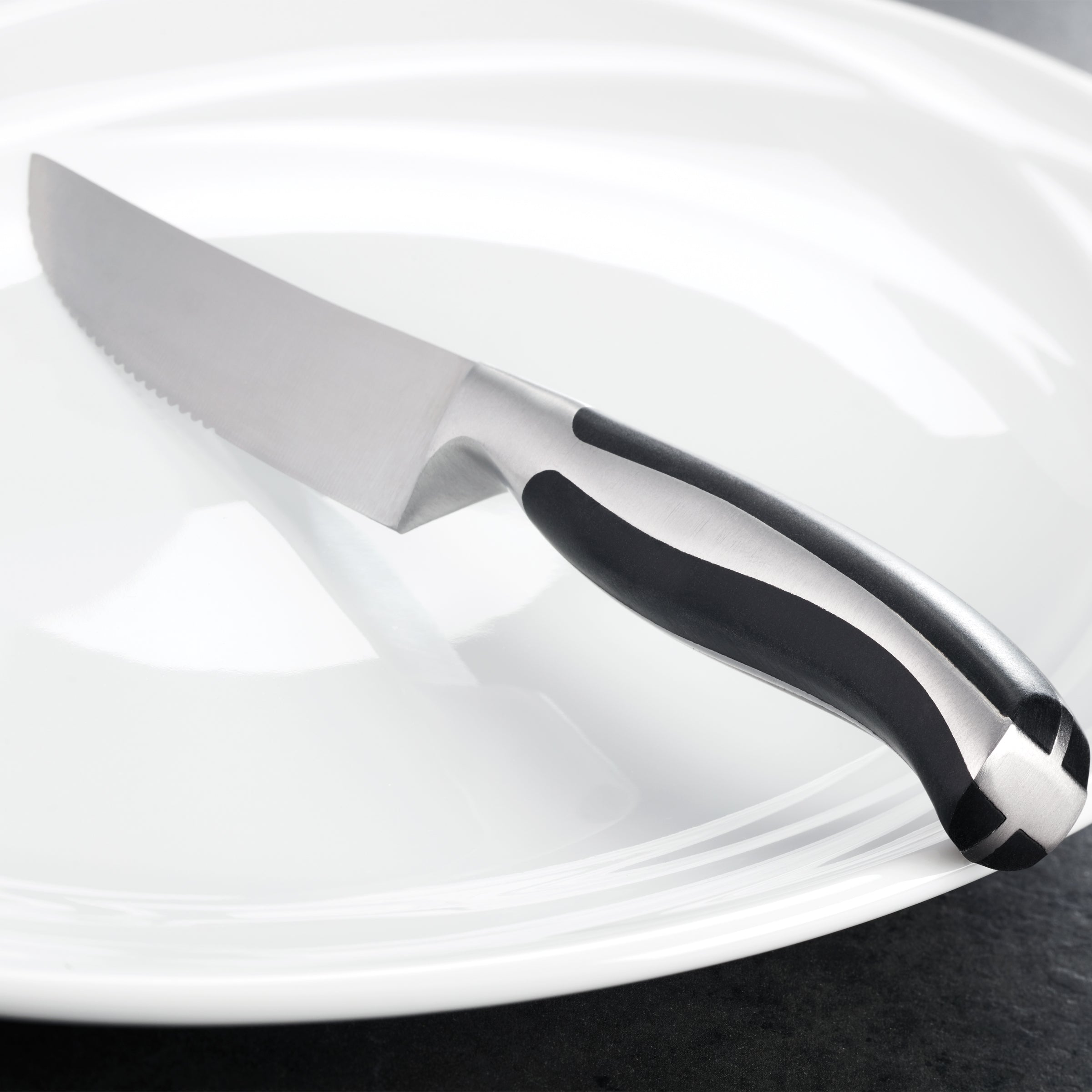 Premium Contour Steak Knives Set of 4 - Ergonomic Design for Perfect Slicing - Ideal for Steak Dinners, BBQ Parties & Fine Dining Experience