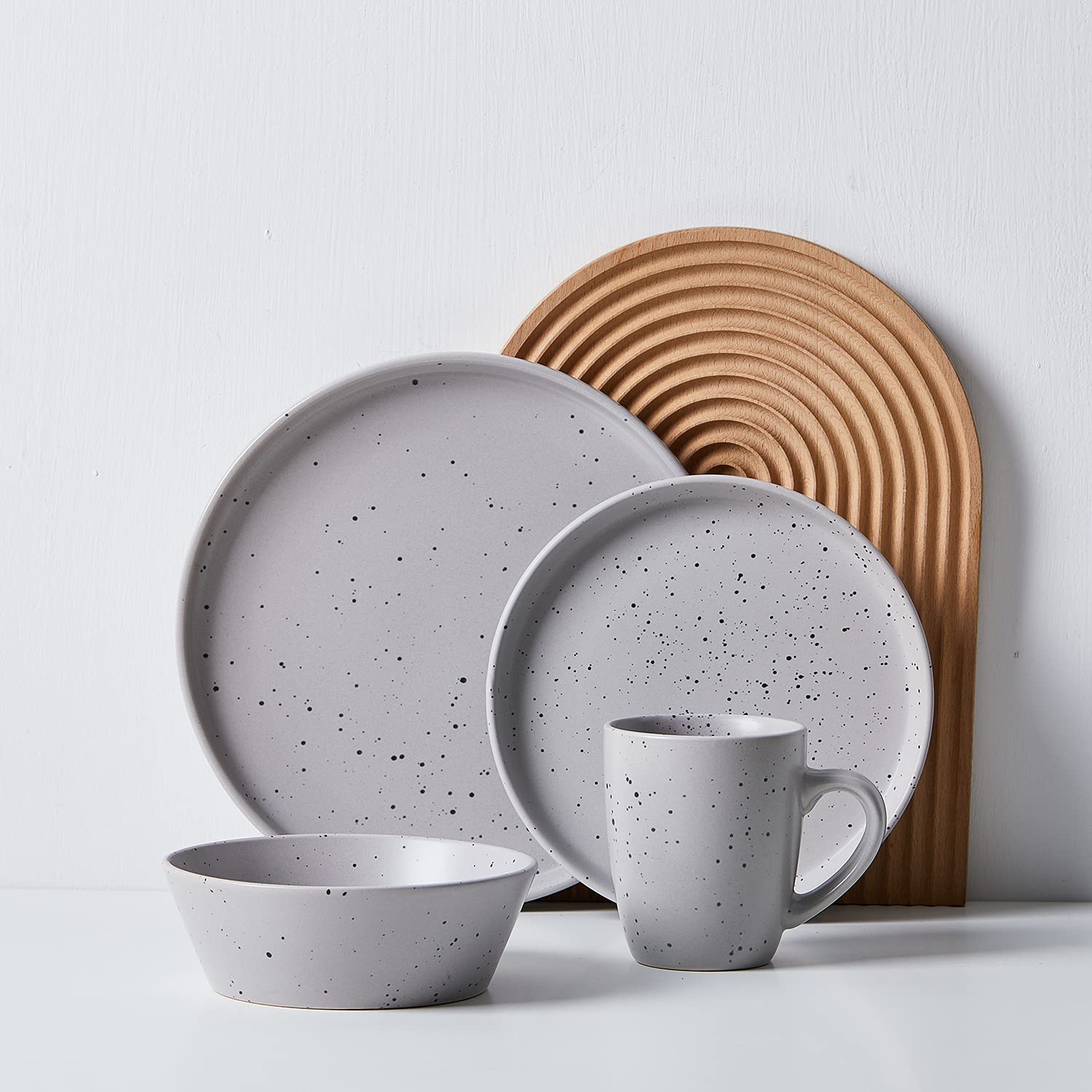 Premium 32-Piece Stoneware Dinnerware Set for 8 - Durable Jade Stoneware Plates, Bowls & Mugs in Elegant Light Gray - Perfect for Family Dinners, Entertaining Guests & Everyday Use
