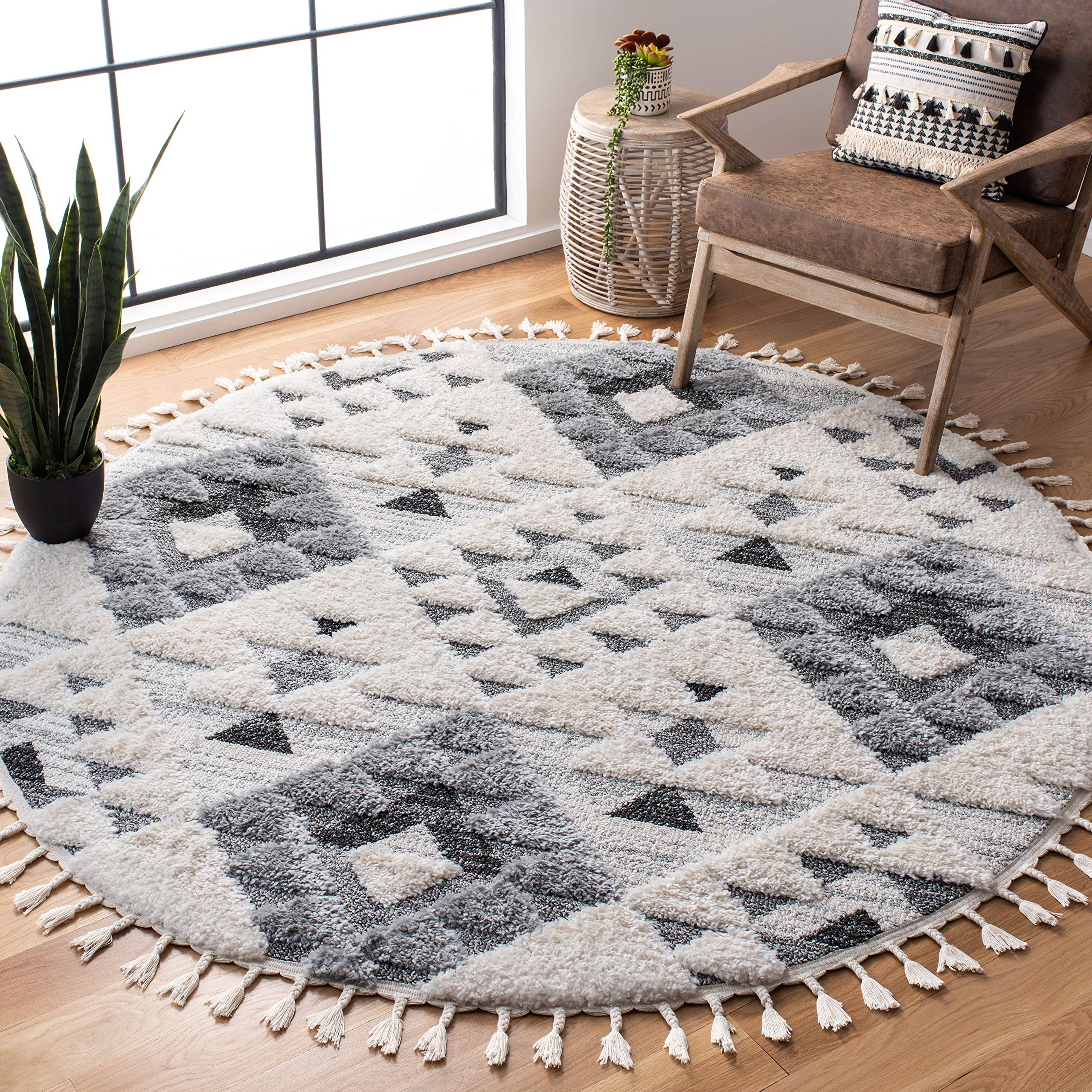 SAFAVIEH Moroccan Tassel Shag Collection 6'7