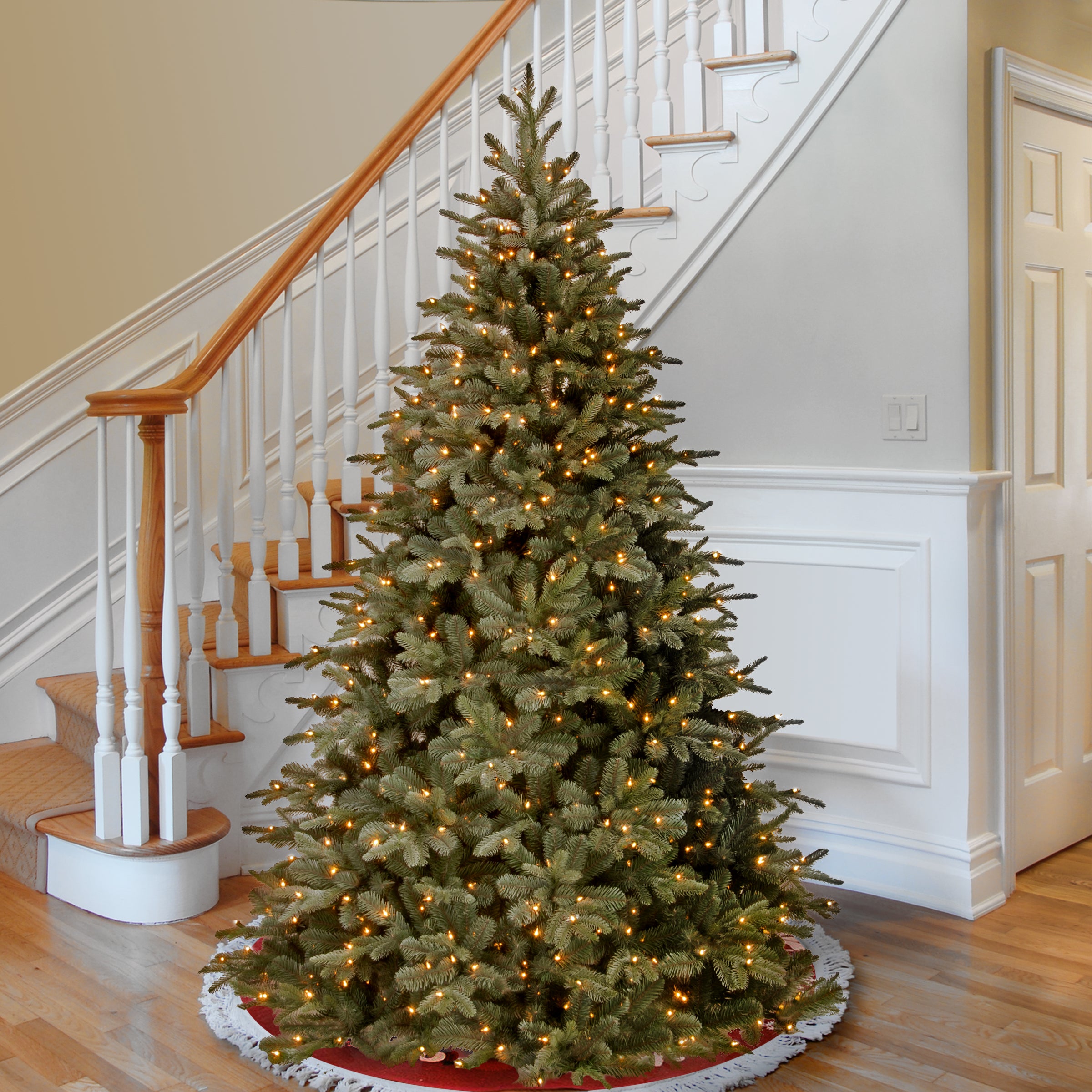 7.5 ft Pre-Lit Arctic Spruce Frosted Christmas Tree with 600 Clear LED Lights - Perfect for Holiday Home Decor & Festive Indoor Decorations