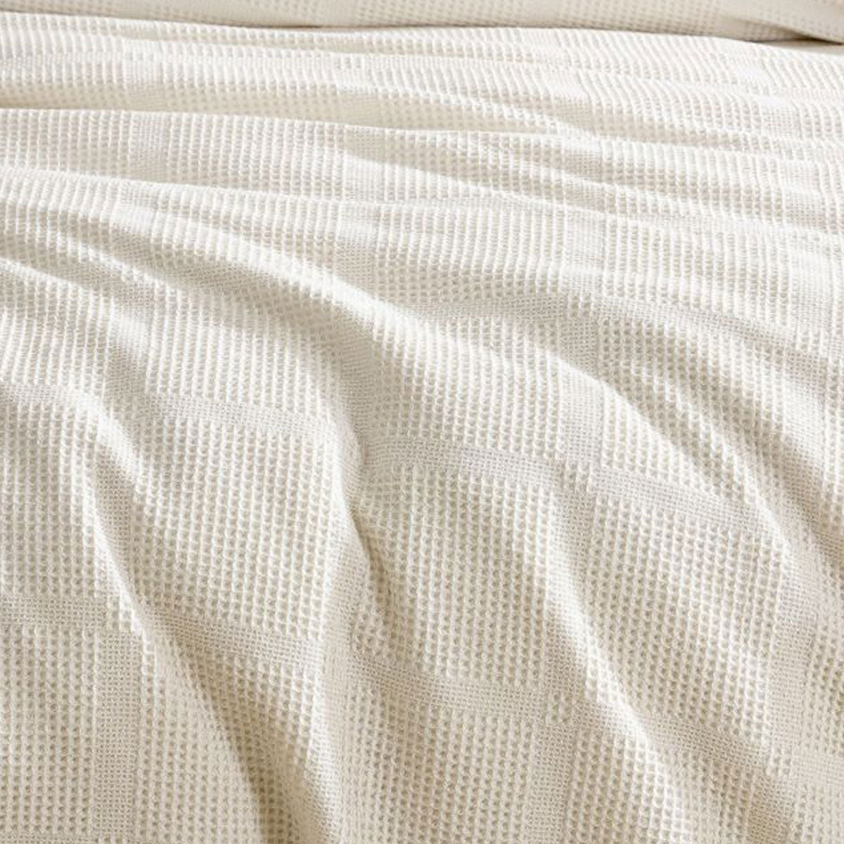 Linen House Galicia Vanilla Quilt Cover Set - Soft Luxury Bedding for Master Bedroom & Guest Room - Perfect for Cozy Nights & Stylish Home Decor