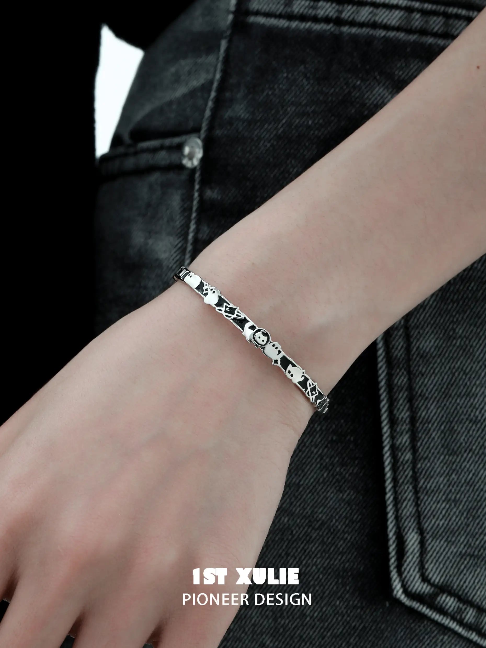 Handcrafted S925 Sterling Silver Black Cat Ghost Epoxy Coating Chain Bangle Bracelet - Perfect for Halloween, Gothic Fashion & Witchy Jewelry Lovers