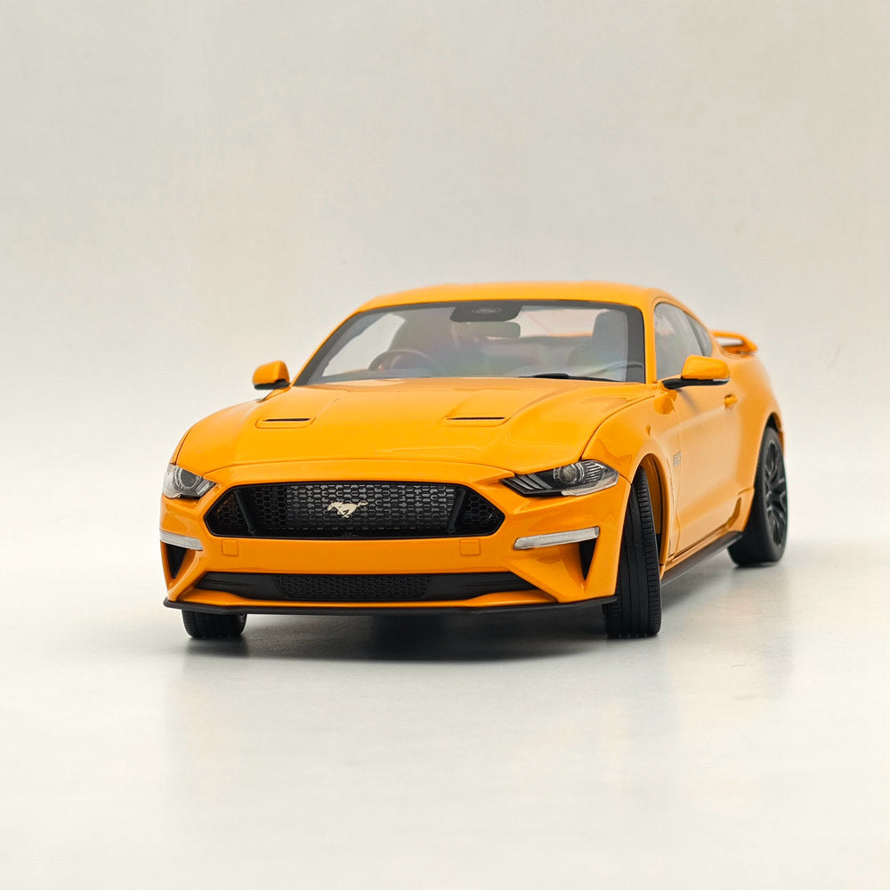 1/18 Scale Diecast Ford Mustang GT 2019 Orange Fury RHD Model Car - Collectible Miniature Replica for Car Enthusiasts & Hobbyists - Perfect for Display, Gifts, and Racing-Themed Decor