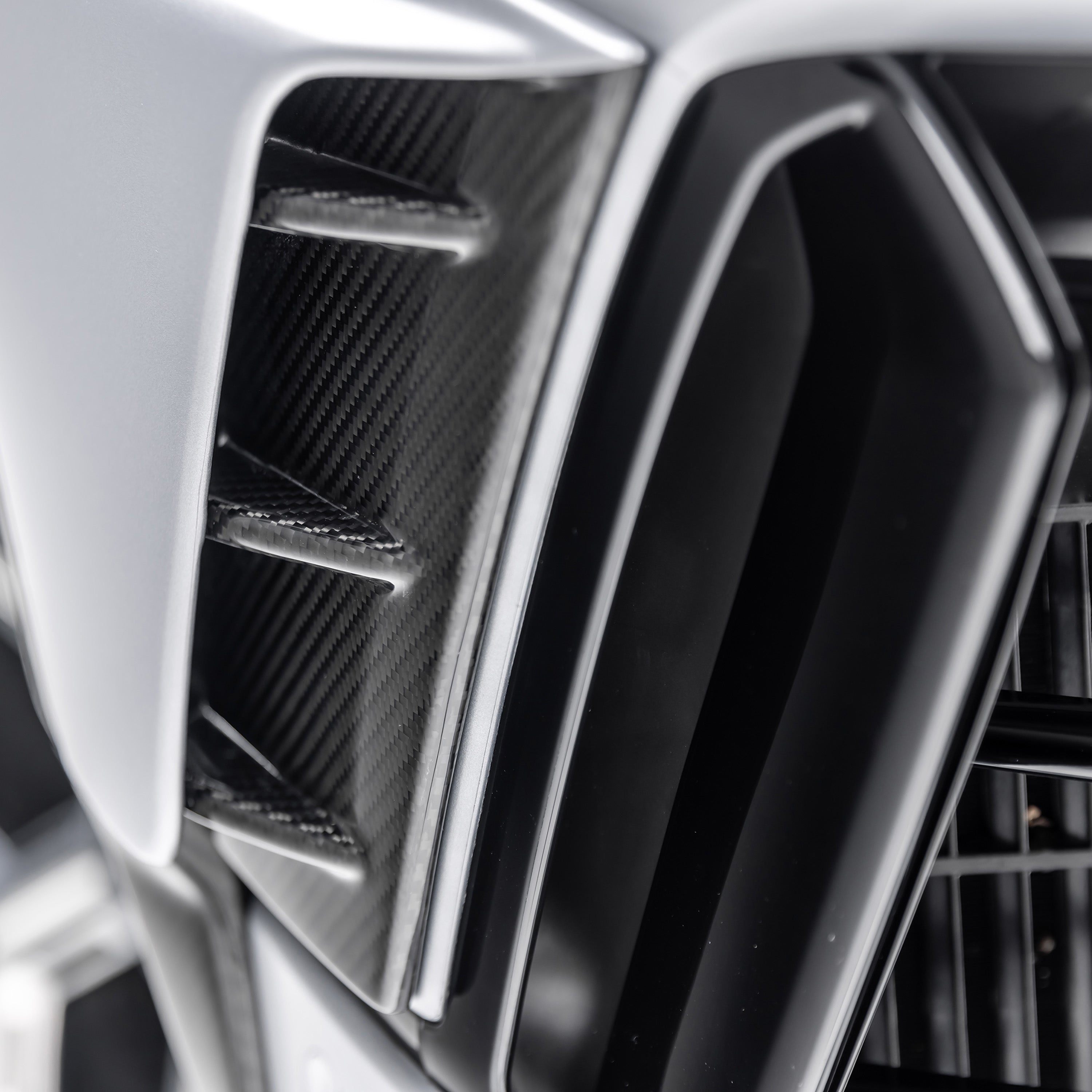 Lamborghini Urus Performante Edizione Aero Fender Flares - Carbon Fiber Body Kit Upgrade (Incompatible with Canards 2027LOV) | Enhance Style & Aerodynamics for Super SUV Racing & Car Shows