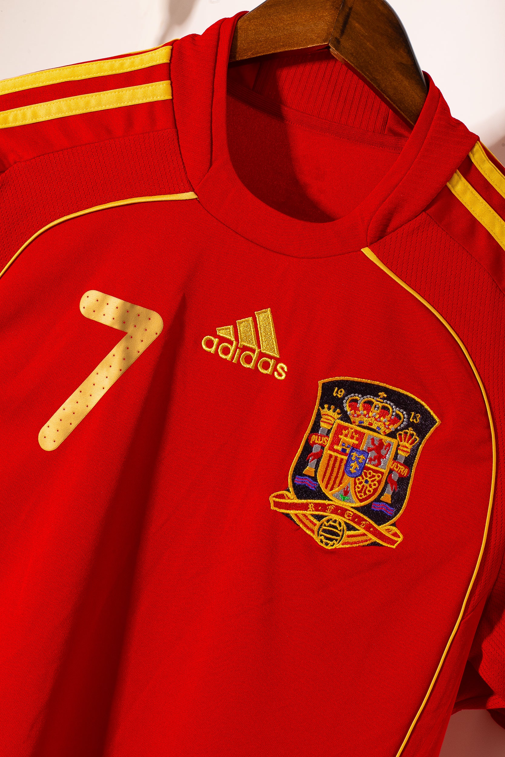 2008 Spain Home Soccer Jersey #7 David Villa (Men's) - Authentic Football Shirt for Fans & Collectors - Perfect for Matches, Events & Gifting