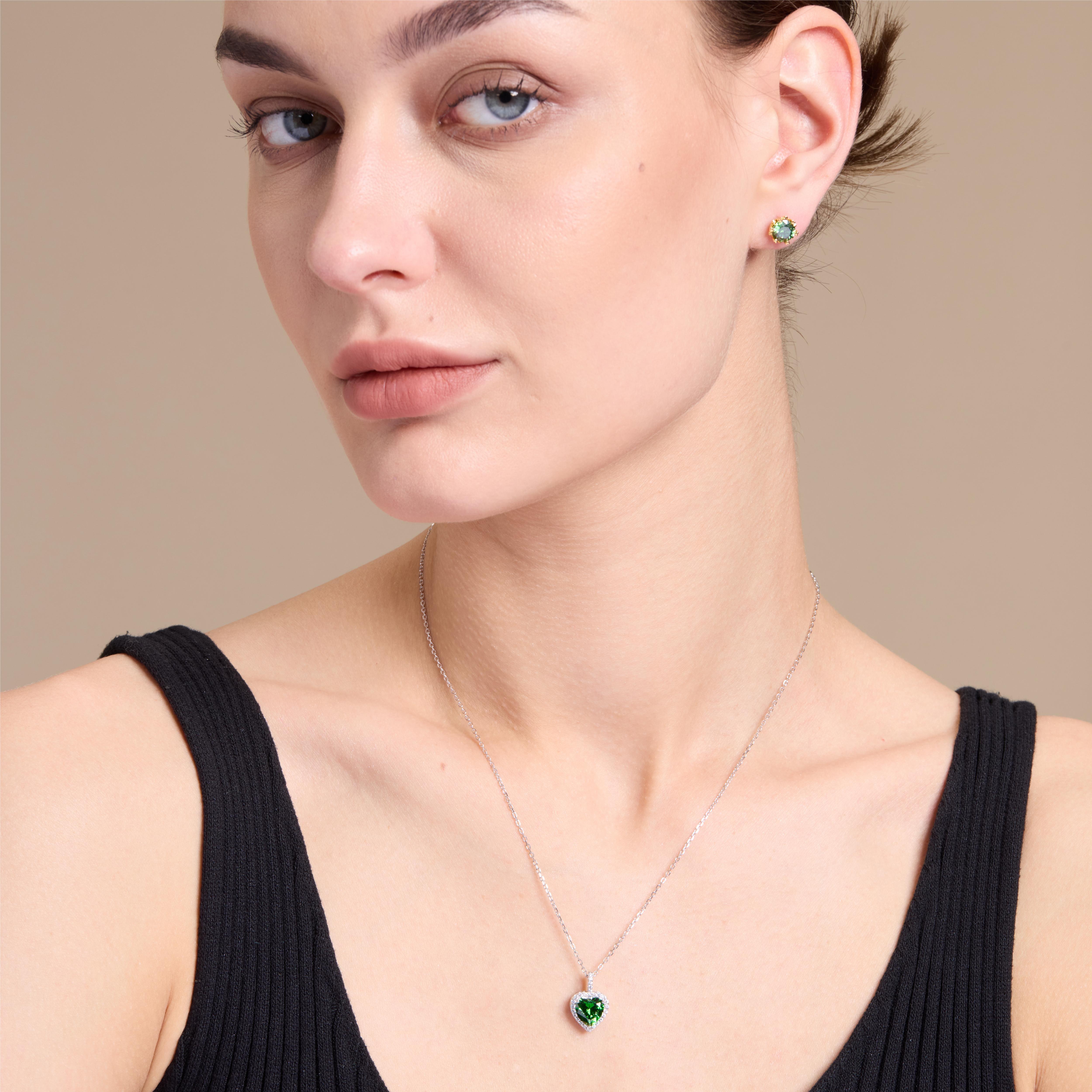 Romantic Green Heart Pendant Necklace for Women - Elegant 925 Sterling Silver Jewelry Gift for Valentine's Day, Anniversary & Special Occasions