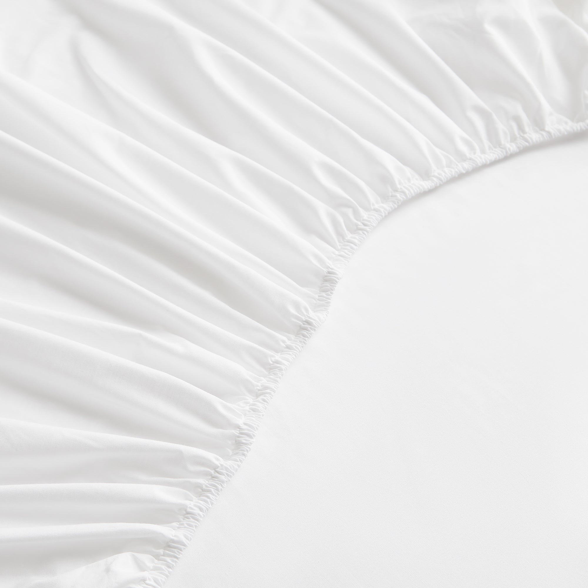 Coastal Chic Scalloped Edge Cotton Sheet Set - Soft & Breathable Bedding for Beach House, Guest Room & Master Bedroom - Perfect for Summer Nights & Coastal Decor