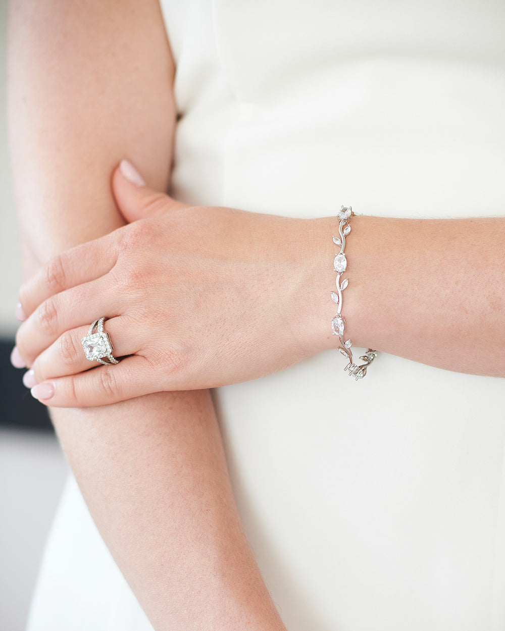 Floral Vine Bracelet for Women - Elegant Bohemian Beaded Bracelet - Perfect for Weddings, Parties & Everyday Wear