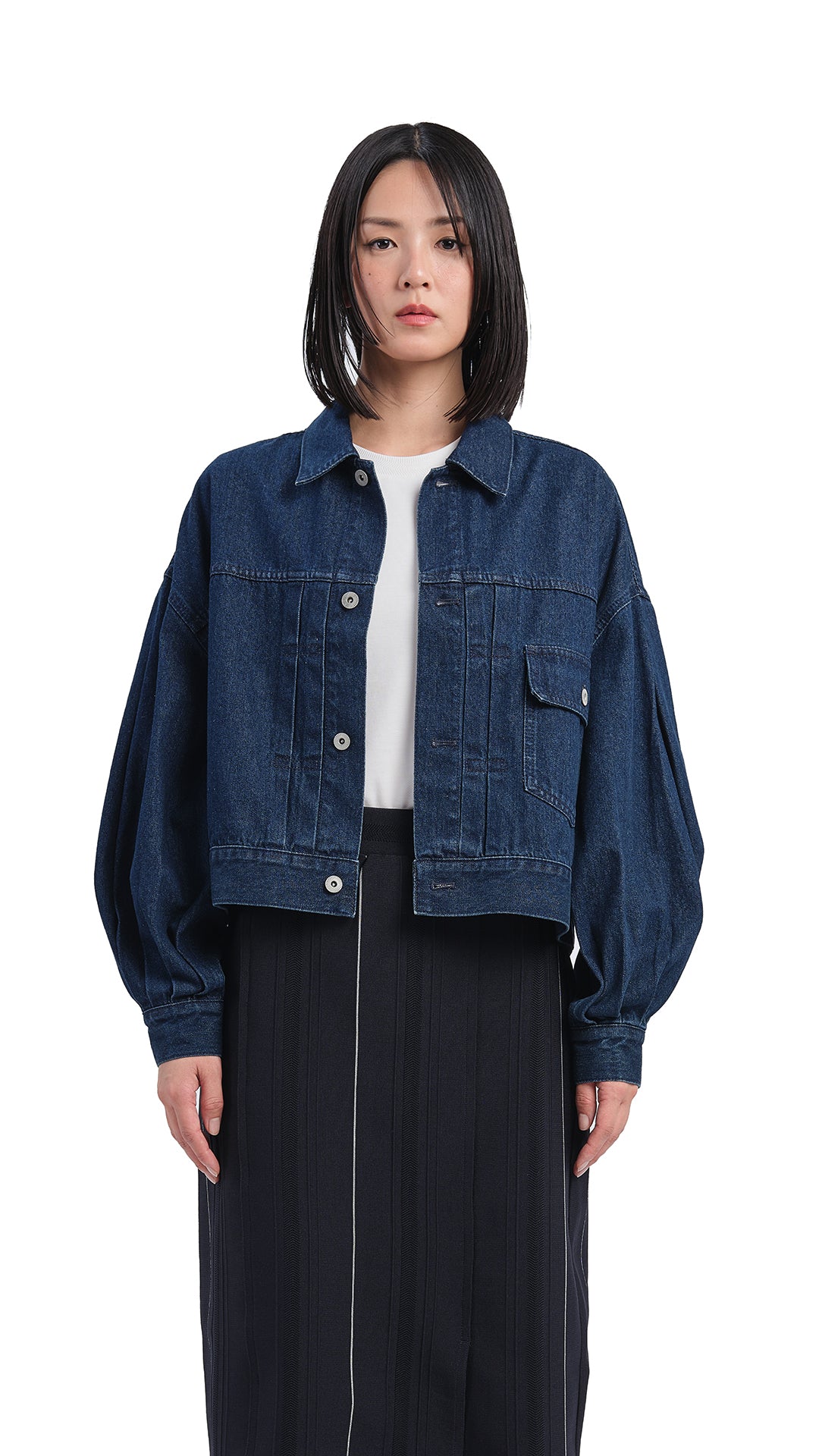 Trendy Balloon Sleeves Denim Jacket for Women - Vintage Style Type 1 Trucker Jacket - Perfect for Casual Outfits, Streetwear & Fall Layering