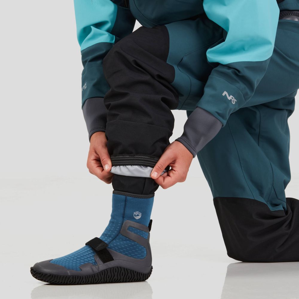 Axiom Women's GORE-TEX Pro Dry Suit - Waterproof & Breathable Diving Suit for Scuba, Kayaking, and Cold Water Sports