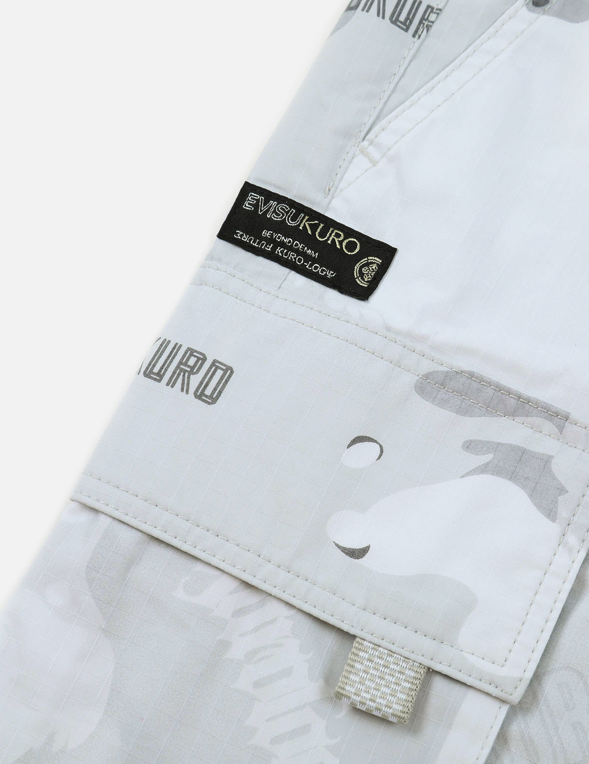 Seagull and Kamon Embroidered Camouflage Print Shorts for Men - Trendy Streetwear & Casual Summer Shorts - Perfect for Beach, Gym, and Outdoor Activities