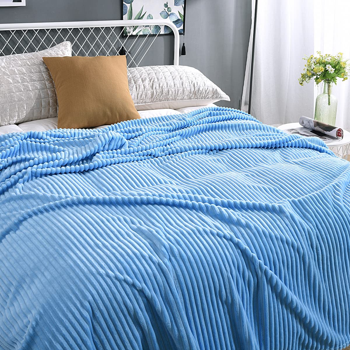 Soft Lightweight Plush Fleece Blanket Twin Size 70