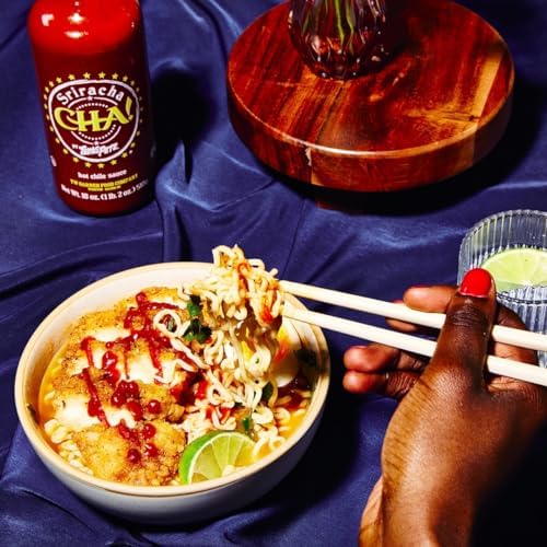 Original Sriracha Hot Sauce 18 oz - Premium Chili Sauce with Bold Flavor & Fiery Heat - Perfect for Asian Cuisine, Pho, Ramen, Tacos & Burgers - Includes Free Golden Spoon - Vegan & Gluten-Free