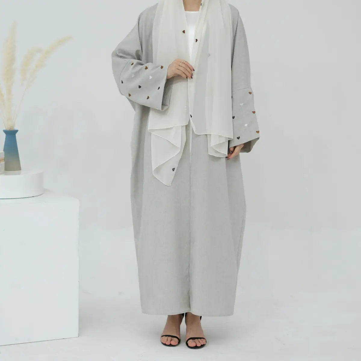 Elegant Heart Embroidery Cardigan Open Abaya Dress for Women - Boho Chic Muslim Fashion for Prayer, Home & Special Occasions