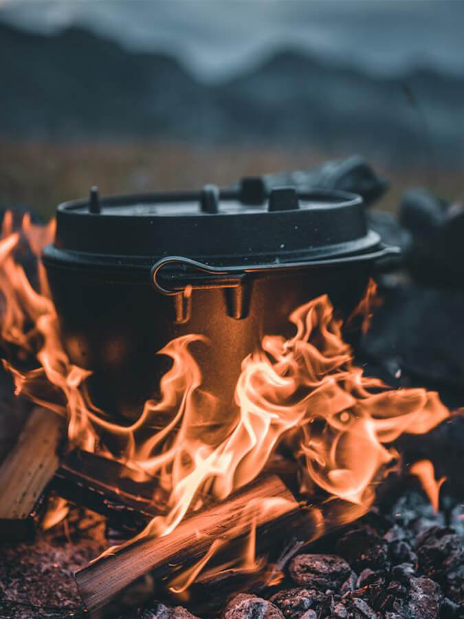 Petromax Dutch Oven Cast Iron Cookware - 6 Quart Enameled Camping & Outdoor Cooking Pot for Baking, Stewing & Braising - Perfect for Campfires, Backpacking & Home Kitchen Use