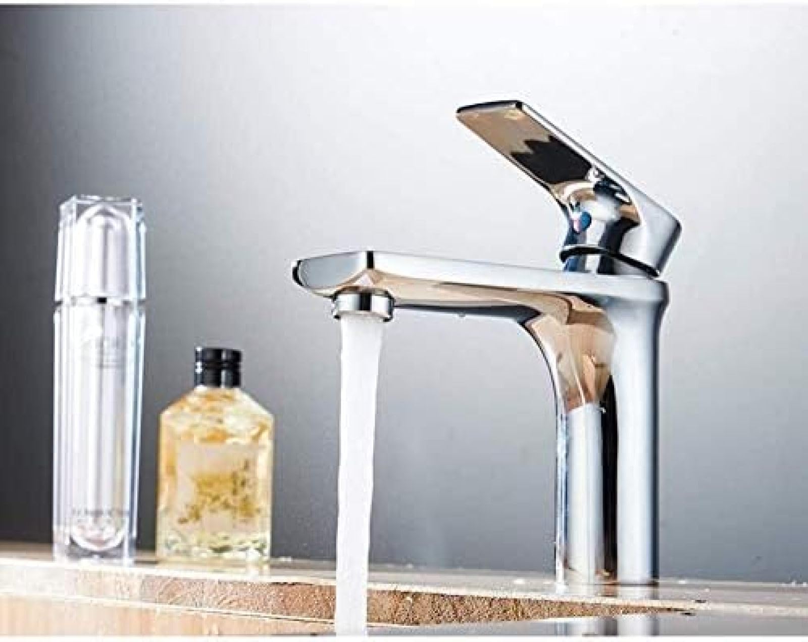 CRJUS Stainless Steel Kitchen Faucet with Pull Down Sprayer - Chrome Finish Mixer Tap for Sink, Hot & Cold Water Control - Perfect for Modern Kitchen & Bathroom Renovation