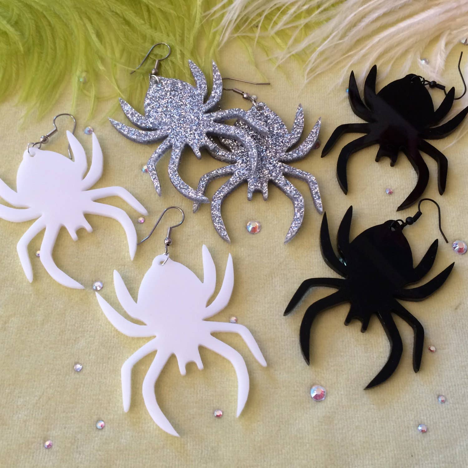 Stylish Big Acrylic Spider Earrings for Women - Gothic Halloween Jewelry Accessories - Perfect for Costume Parties, Cosplay, and Alternative Fashion