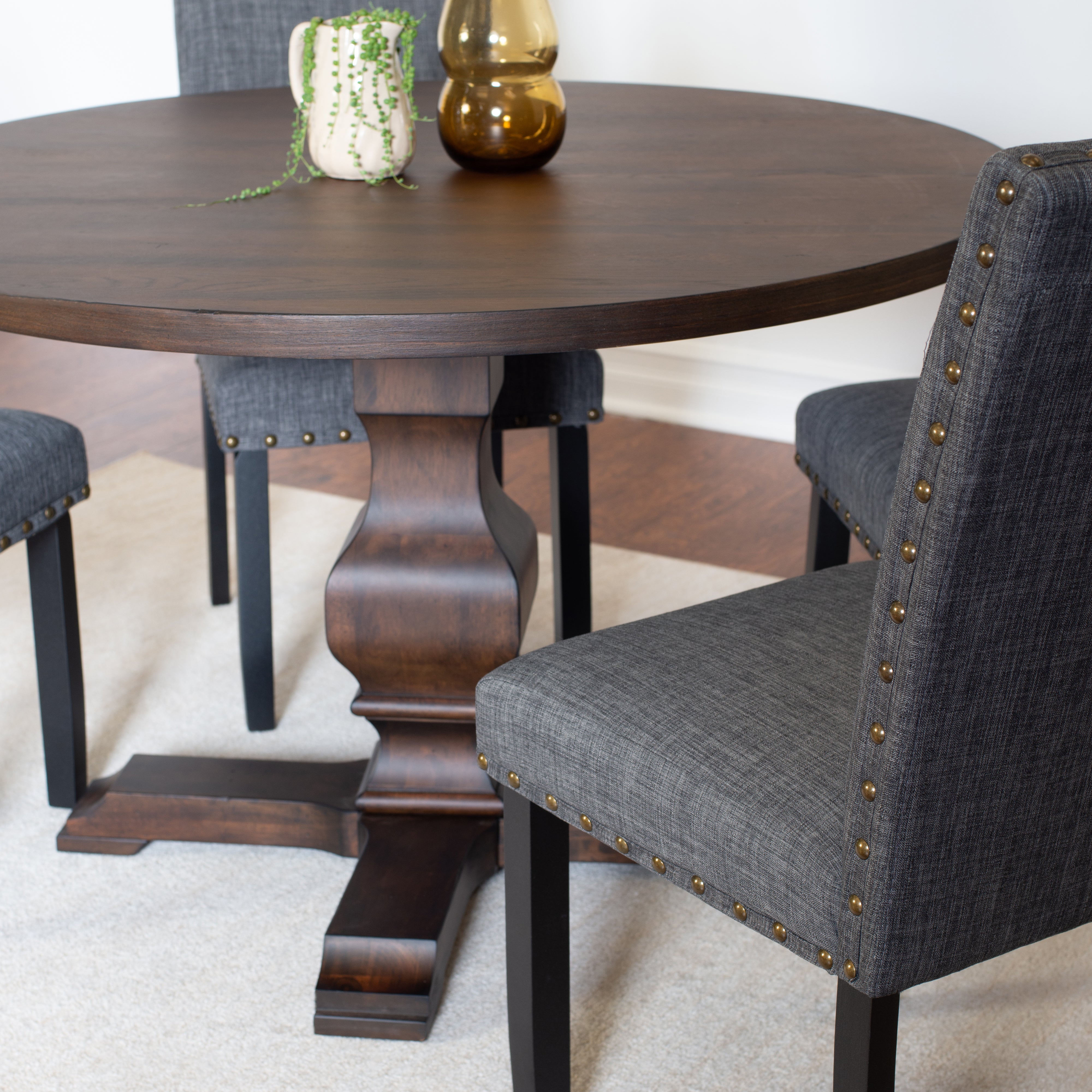 Roundhill Furniture Havre Espresso Finished Wood Pedestal Round Dining Table - 42 Inch Modern Farmhouse Kitchen Table for Dining Room & Breakfast Nook