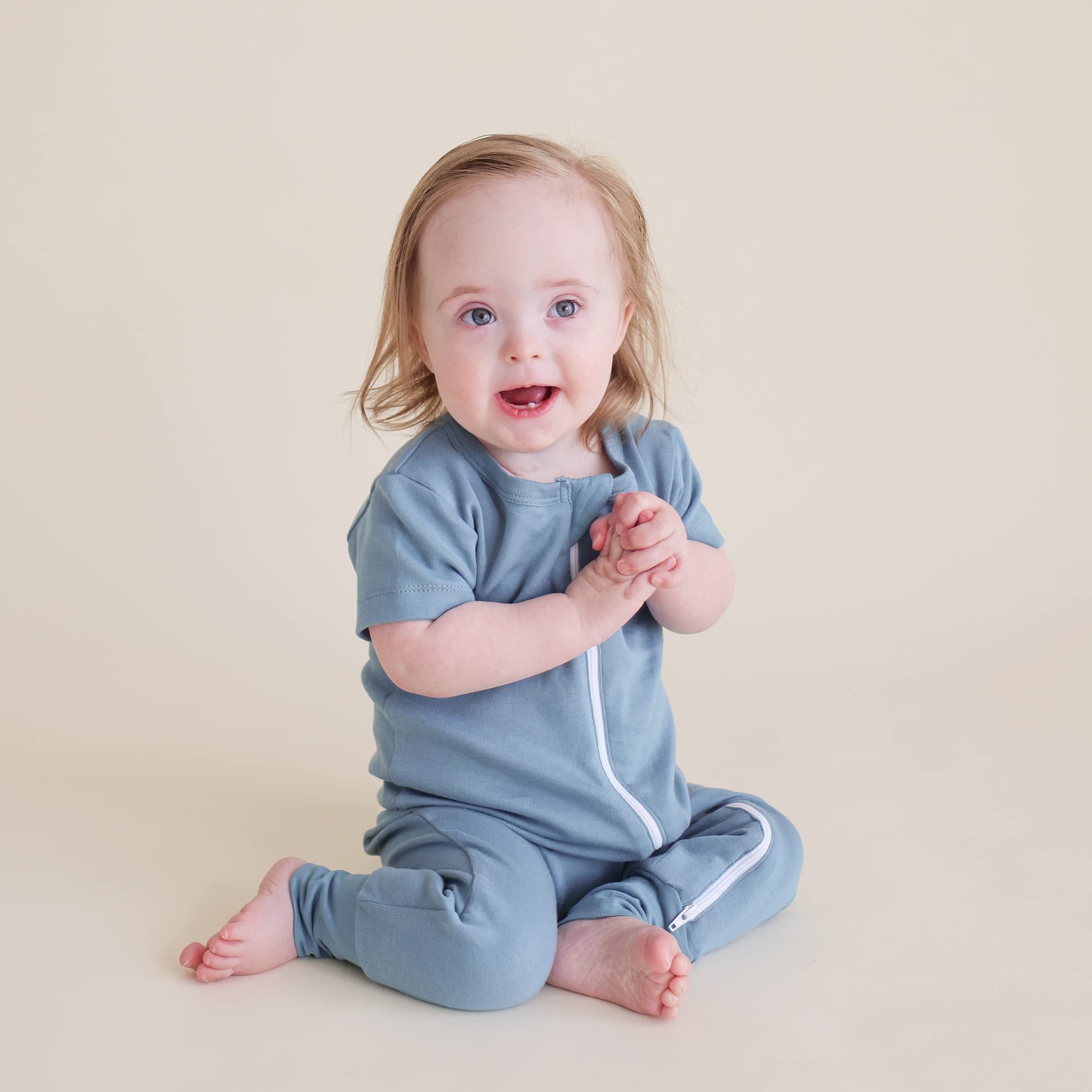 PARADE Organic Essentials '2-Way' Zip Romper - Short Sleeve Baby Bodysuit | Soft Organic Cotton Unisex Jumpsuit for Newborns & Infants | Perfect for Playtime, Daycare & Photo Shoots