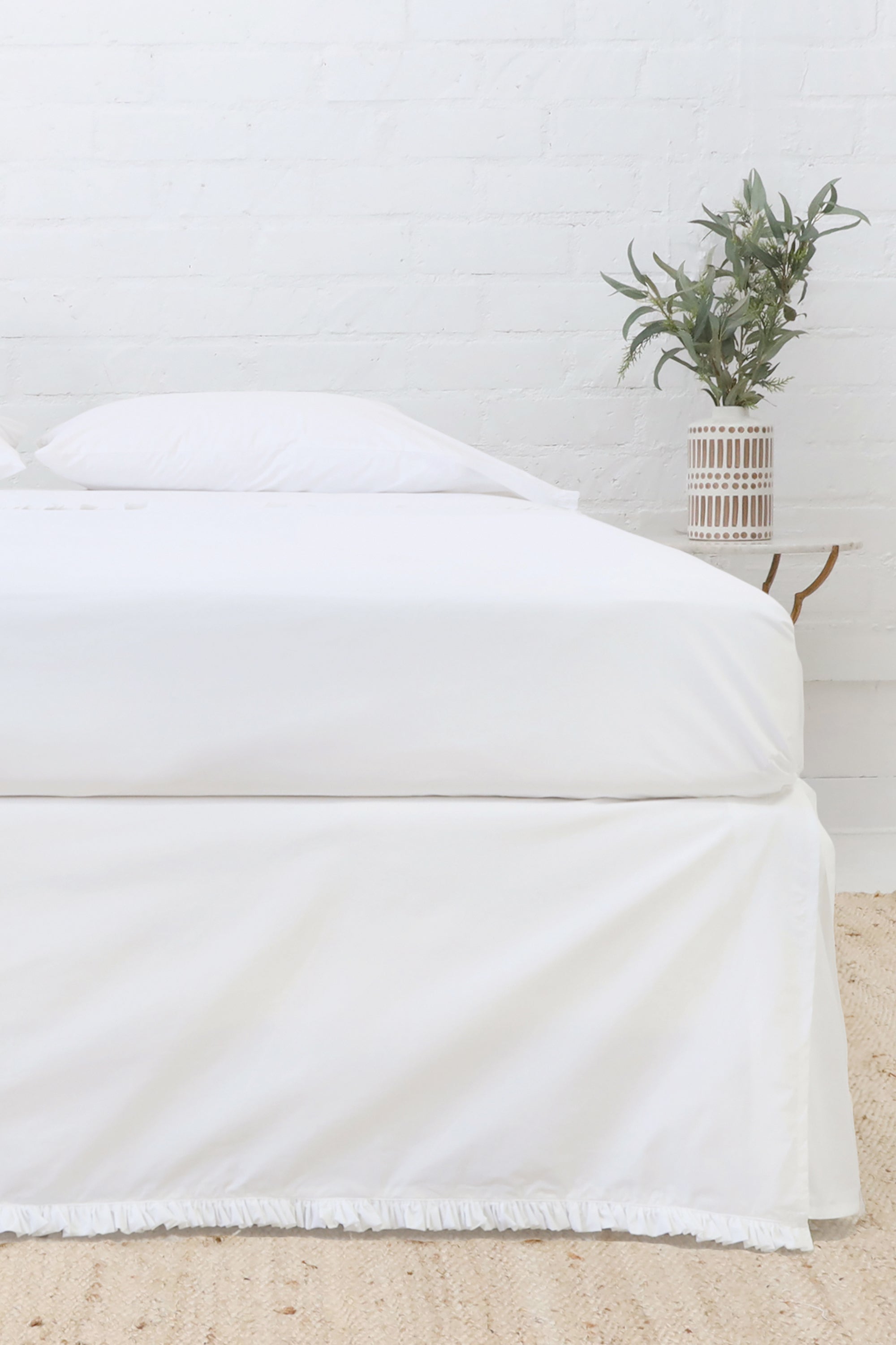 Audrey Cotton Percale Bed Skirt - Premium Fitted Dust Ruffle for Queen & King Beds - Perfect for Bedroom Decor & Hotel Style Makeover