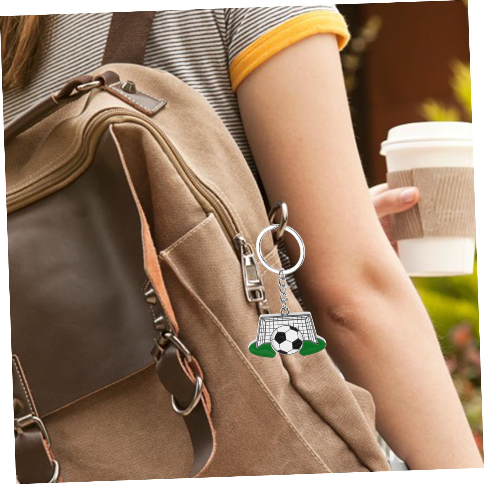 BELLIFFY Elegant Keychain Ring with Token Pendant - Stylish Trolley Key Holder for Car Keys, Sports Tokens & Accessories - Perfect for Everyday Use, Travel & Gifts