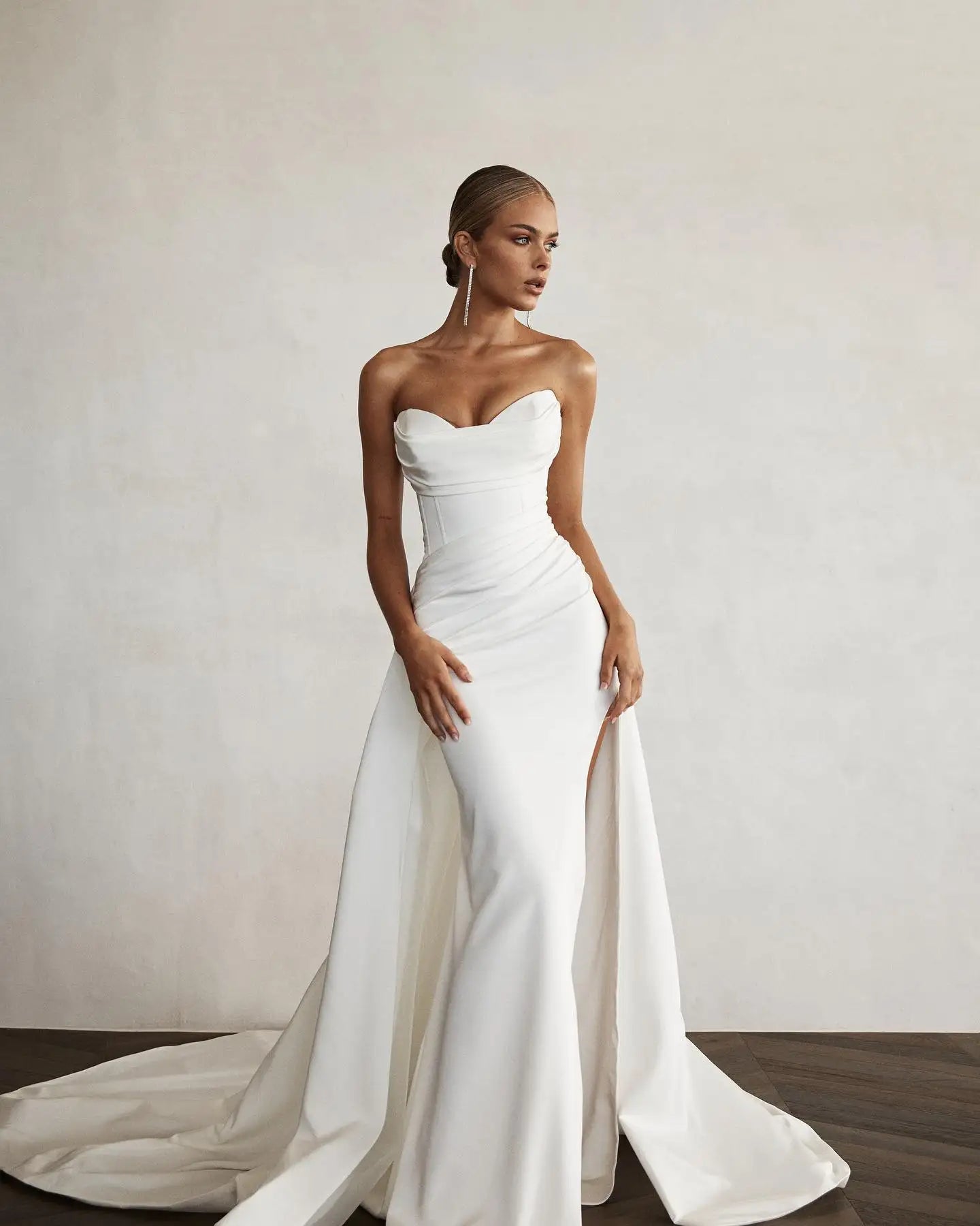 Elegant Modern Mermaid Wedding Dress with Front Slit & Sweep Train - Sweetheart Neckline Bridal Gown for Beach, Church, and Formal Weddings