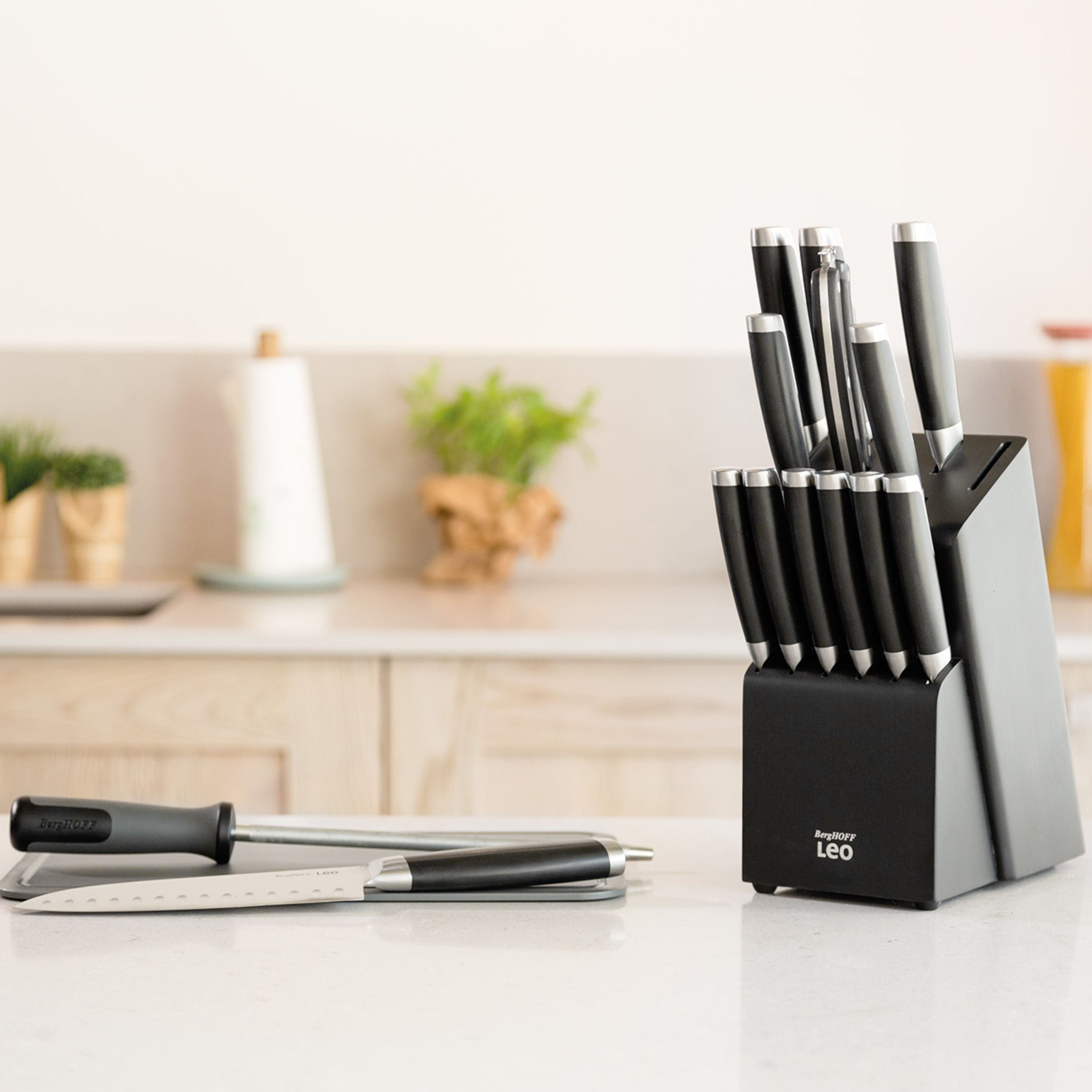 BergHOFF Leo Graphite 7-Inch Santoku Knife - Premium Stainless Steel Kitchen Knife for Slicing, Dicing & Chopping - Perfect for Chefs & Home Cooking