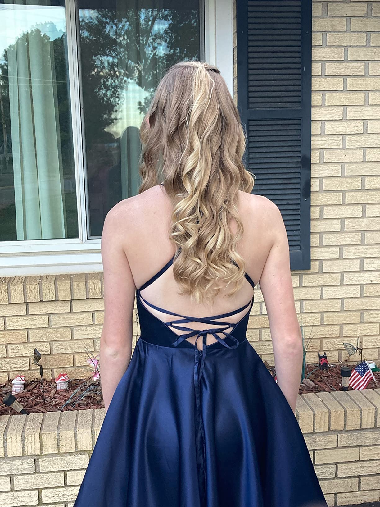 Elegant White Satin Homecoming Dress for Teens - Knee-Length Prom Dress with Pockets | Size 0 | Perfect for School Dances, Cocktail Parties & Special Occasions