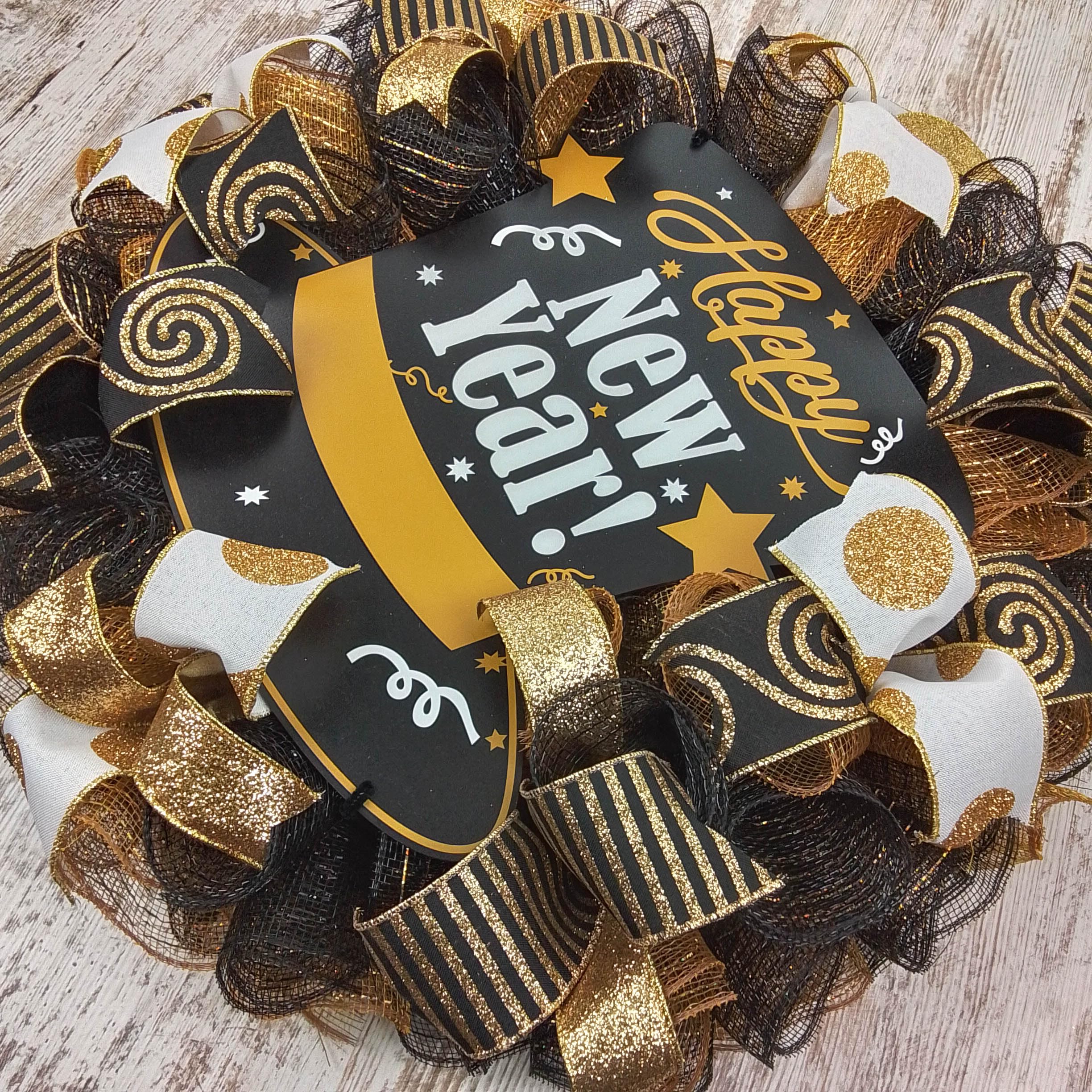 Elegant Black Gold White Top Hat New Year Wreath for Front Door - Festive New Year's Eve Party & Holiday Home Decor - Perfect for Christmas to New Year Celebrations & Winter Door Hanging