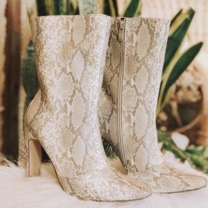 Stylish Women's Snake Skin Booties - Fashionable Ankle Boots for Fall & Winter | Perfect for Casual Outfits, Parties & Night Out