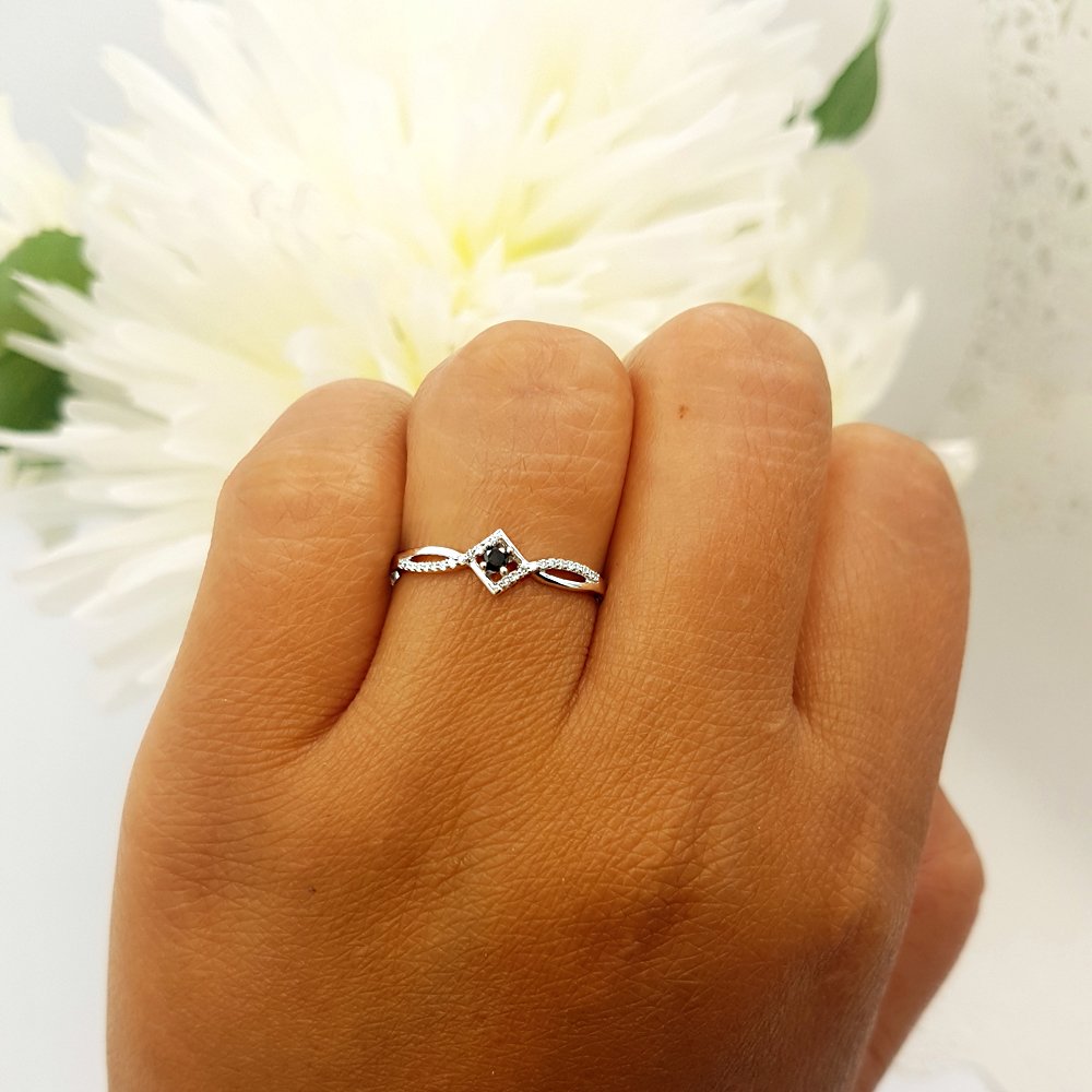 Dazzlingrock Collection 0.15 Carat 14k White Gold Round Black & White Diamond Women's Promise Engagement Ring - Perfect for Proposals, Anniversaries & Special Occasions