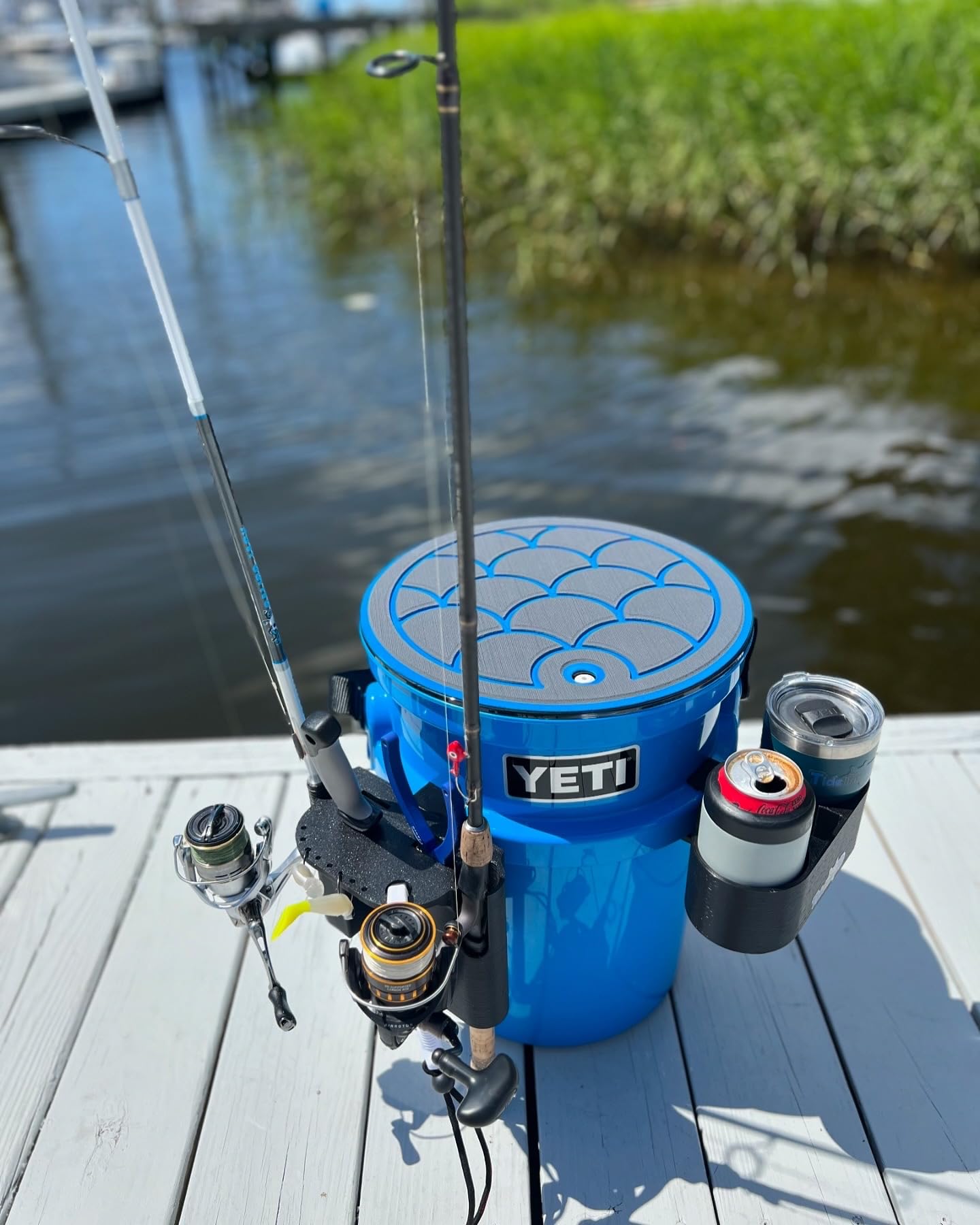YETI LoadOut Bucket Fishing Rod Holder - Heavy Duty Rod Organizer for Kayak, Boat & Beach Fishing Accessories | Perfect for Anglers & Outdoor Enthusiasts
