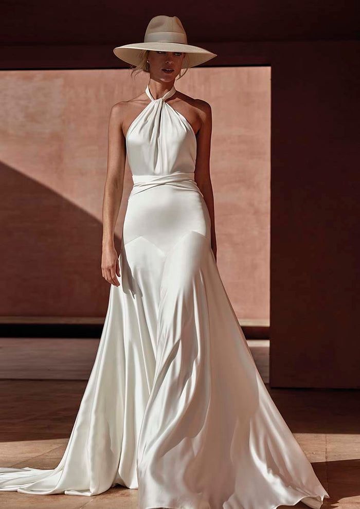 Pronovias Antalya Wedding Dress - Elegant Lace Bridal Gown for Bride, Perfect for Beach Weddings & Destination Ceremonies
