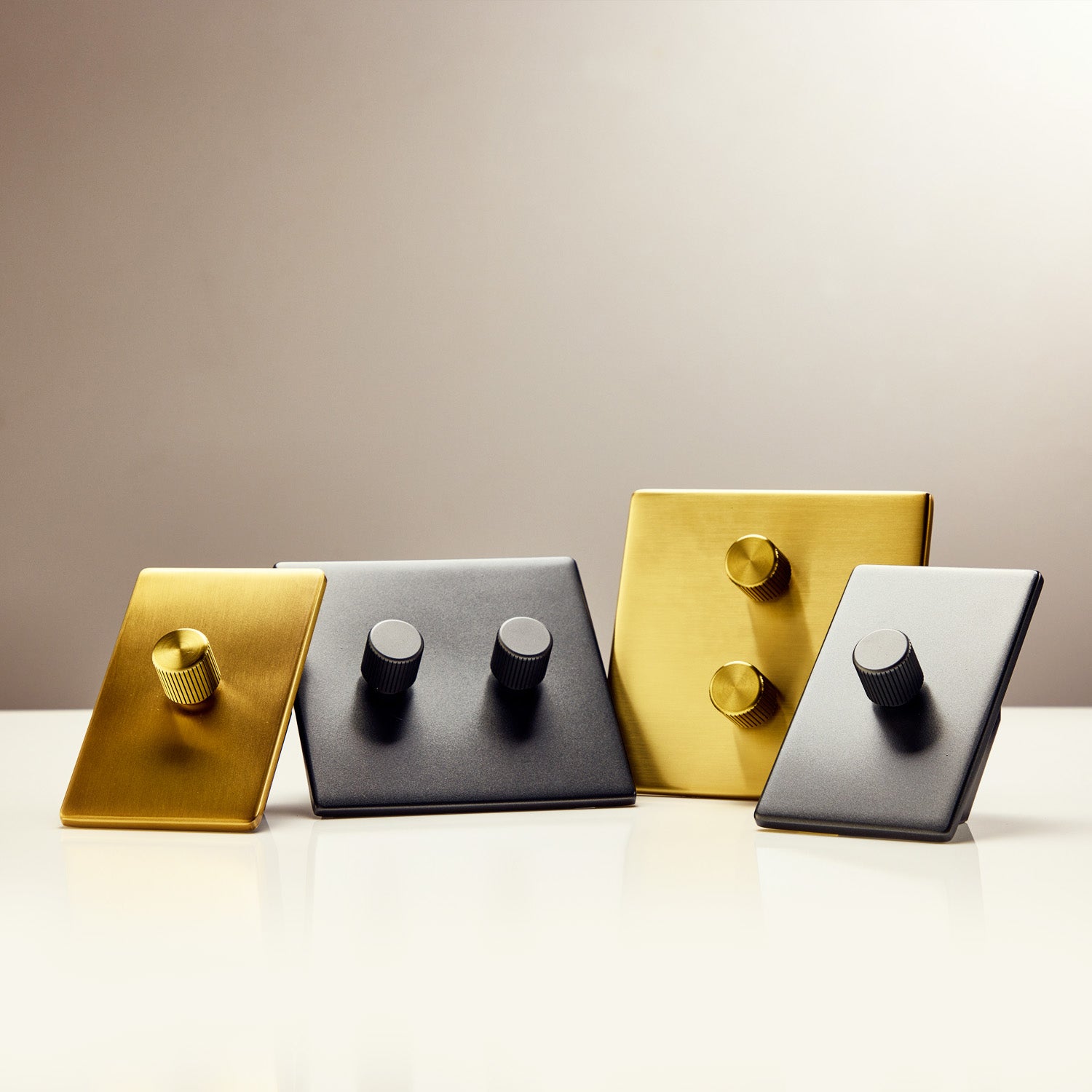 Brass Single Rotary Wall Dimmer Switch - Vintage Style Light Control for Bedroom, Living Room & Dining Room Lighting