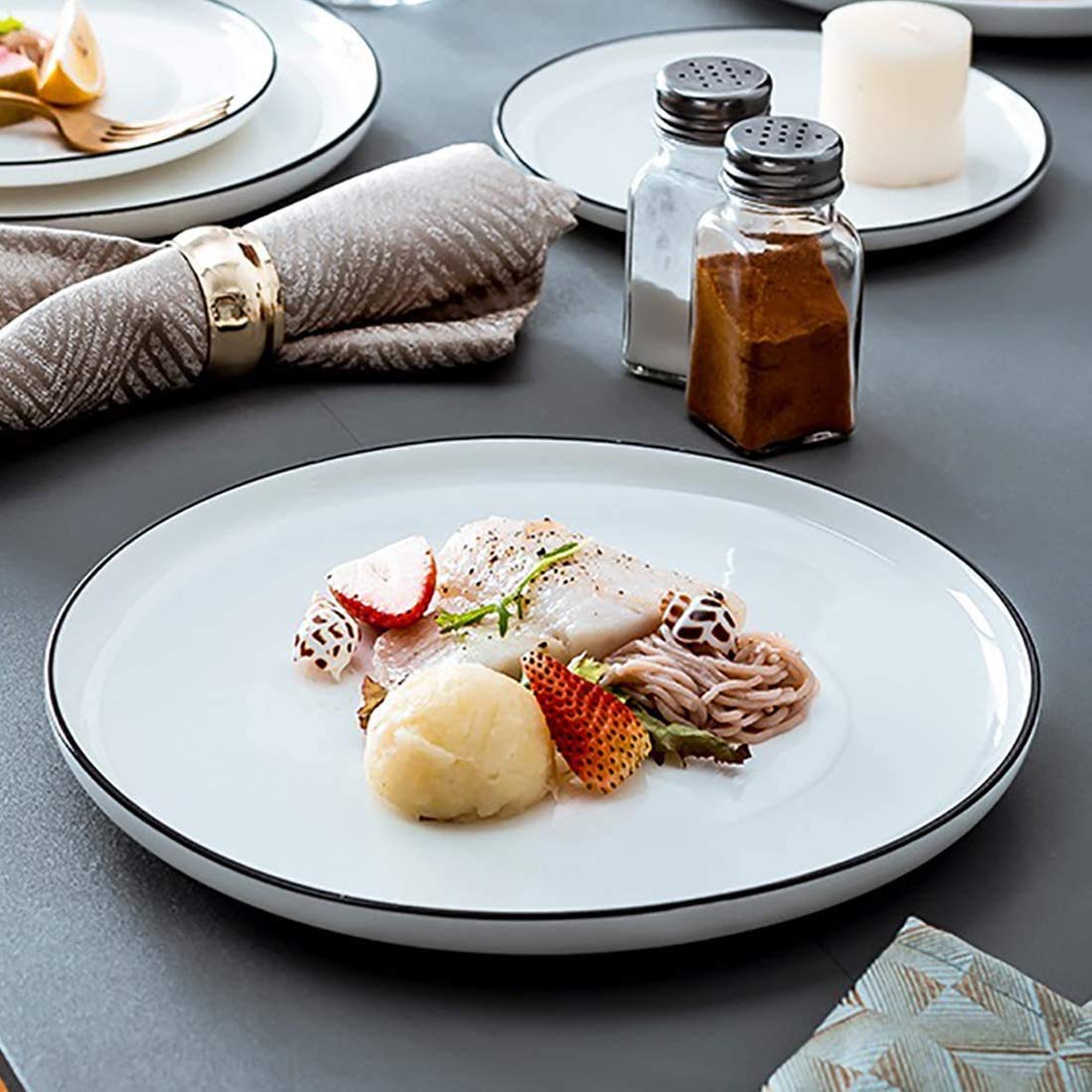 BonNoces 10 Inch Porcelain Dinner Plates Set of 6 - Elegant White with Black Edges Design, Classic Round Serving Plates for Steak, Pasta & Salad - Perfect for Fine Dining, Dinner Parties & Restaurant Use