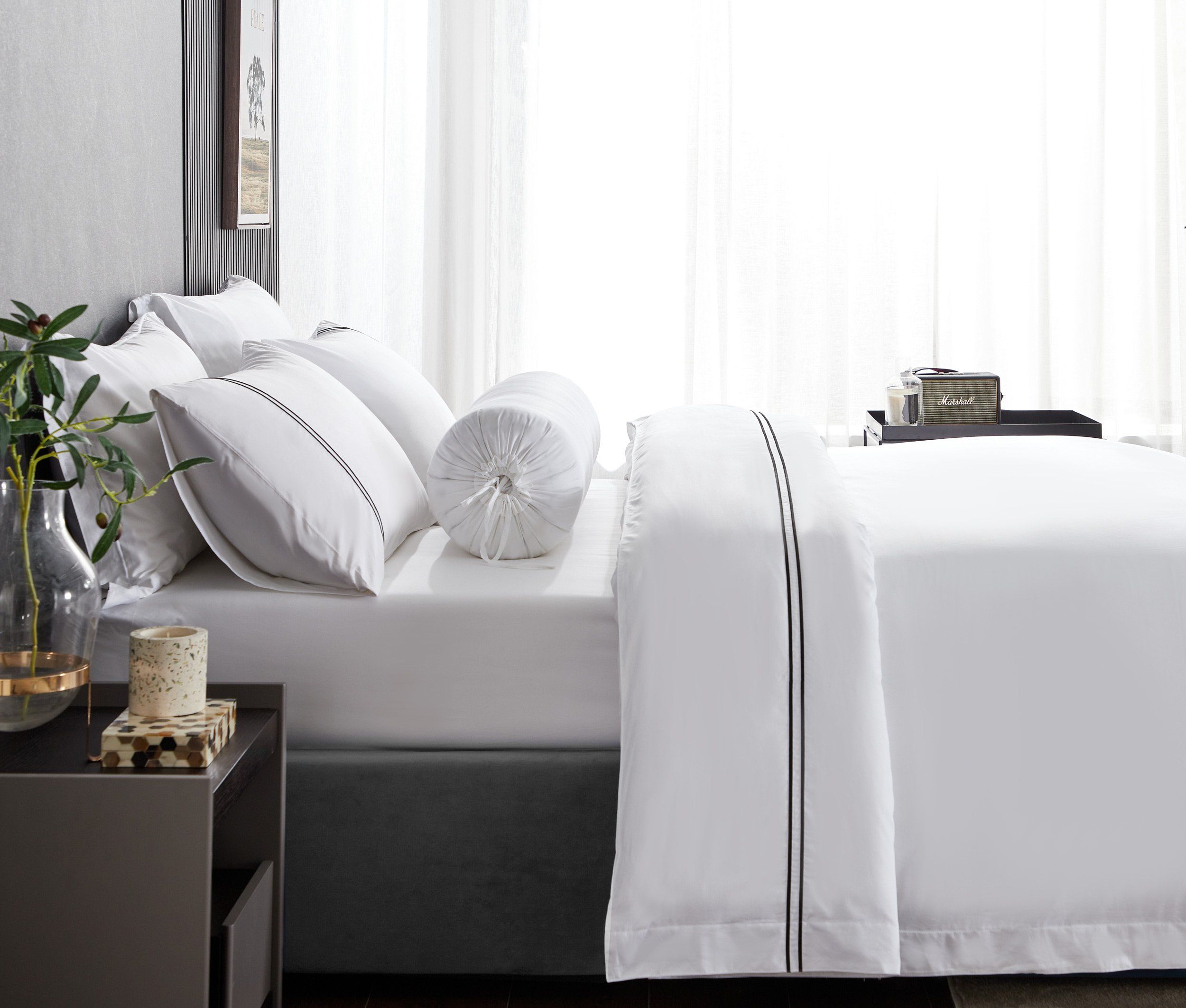 Prestigio™ Lucent White & Black Fitted Sheet Set - Hotel Quality Luxury Bedding for Home, Dorm, or Airbnb Use