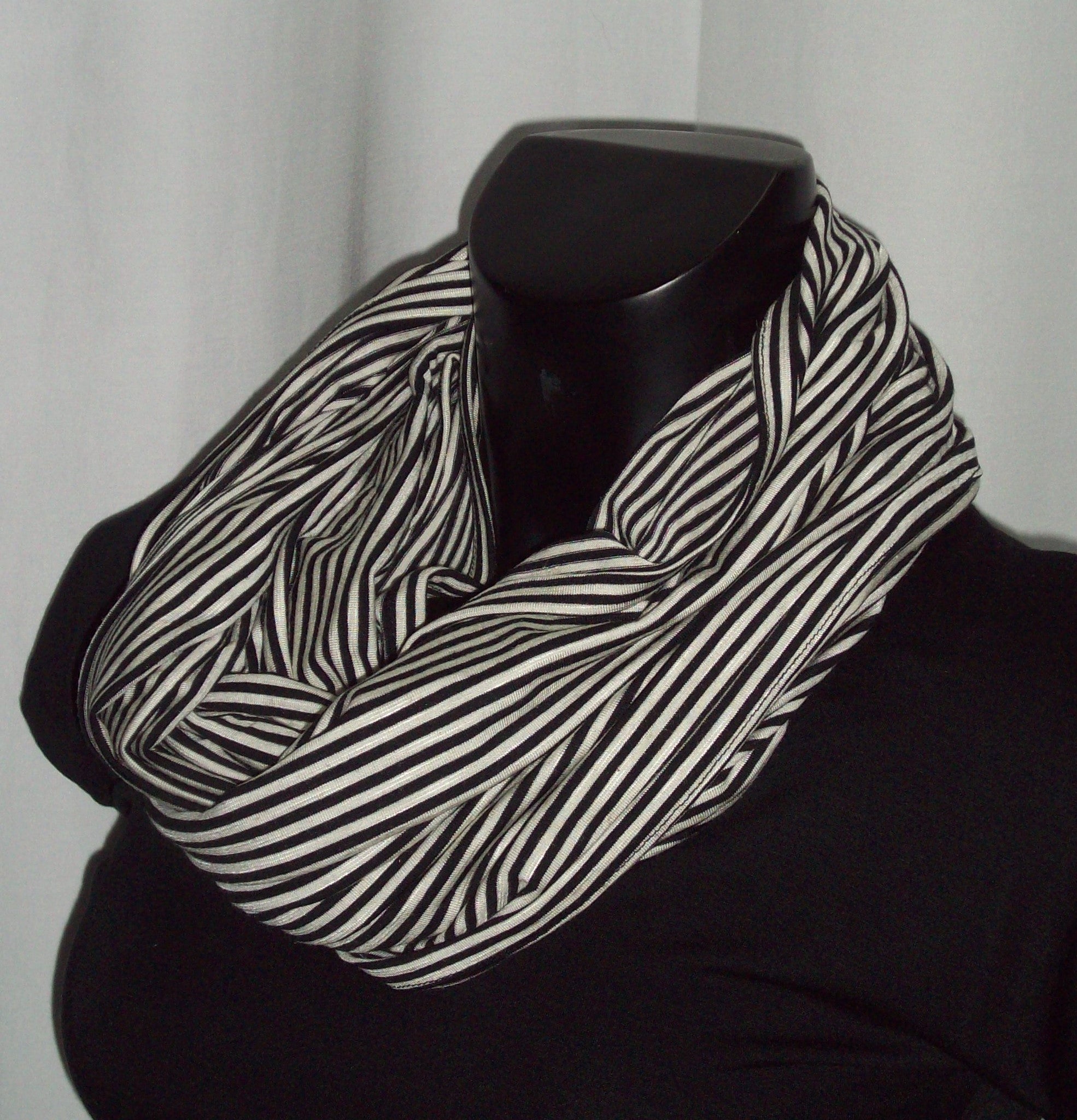 Stylish Belly Band Infinity Scarf - Soft Maternity Nursing Cover for Breastfeeding & Baby Wearing - Perfect for Nursing Moms, Pregnancy & Fashion Accessory