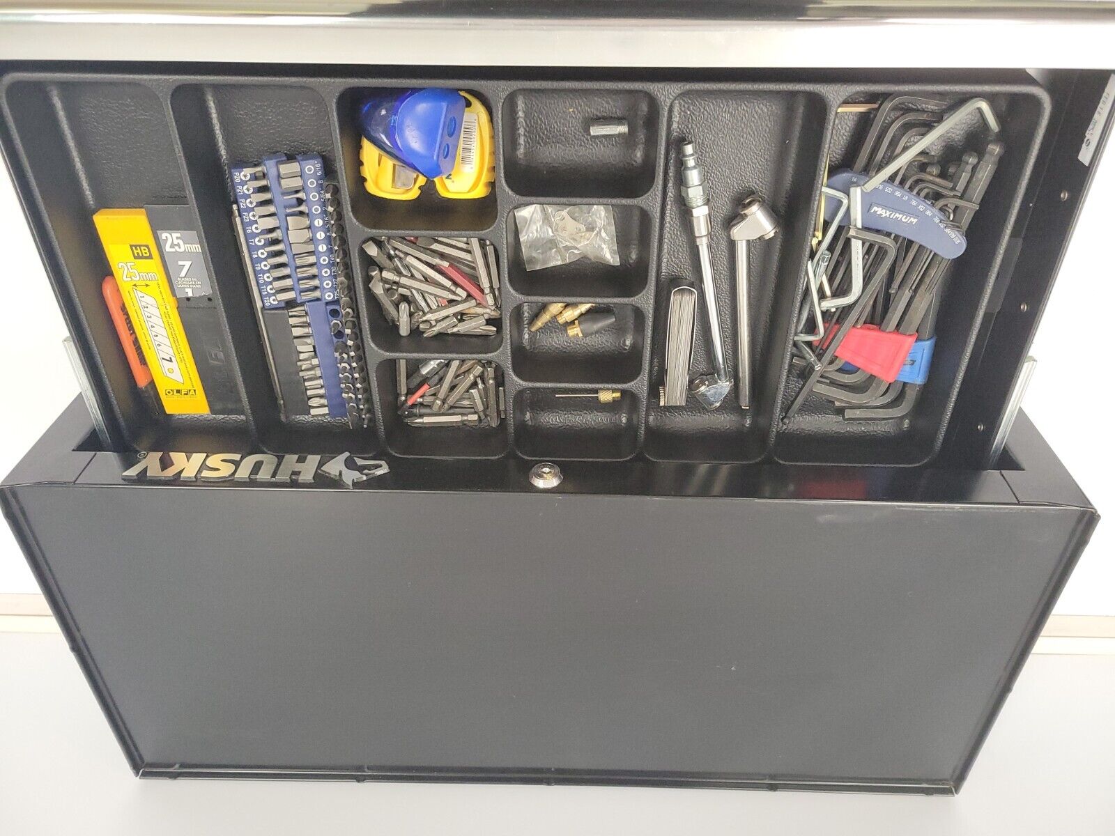 Husky 27 Inch 2-Drawer Metal Portable Tool Box - Heavy Duty Storage for Tools, Hardware & DIY Supplies - Perfect for Garage, Workshop & Job Site Organization