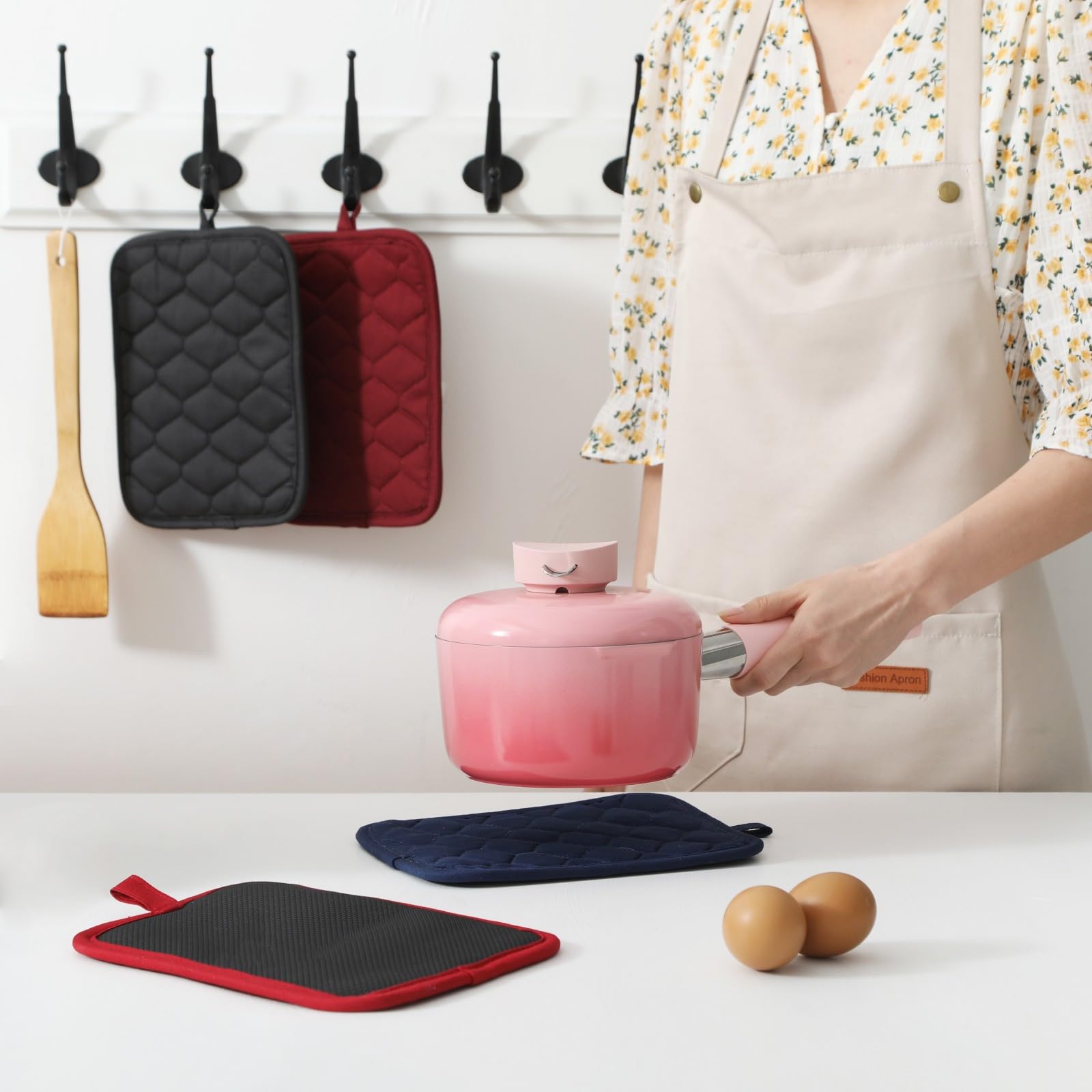 Glynniss Anti-Slip Heat Resistant Pot Holders Set - 2PCS Cotton Oven Mitts with Neoprene Lining (450°F Protection, 7x9 Inches, Machine Washable, Black) - Perfect for Cooking, Baking & Serving Hot Dishes Safely