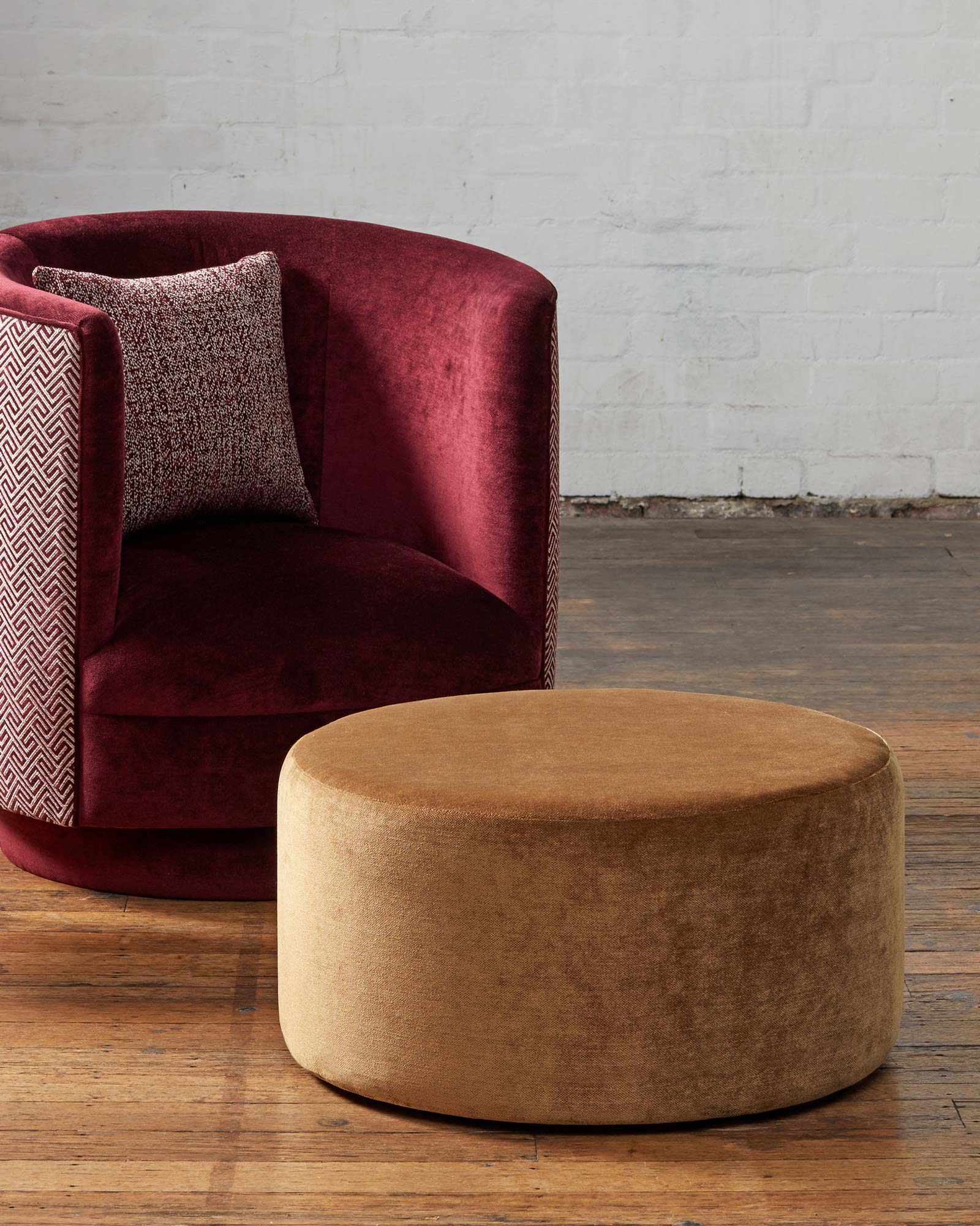 Luxury Velvet Round Drum Ottoman Stool 35.4x35.4x15.7 Inches - Soft Footrest, Extra Seating for Living Room, Bedroom & Nursery