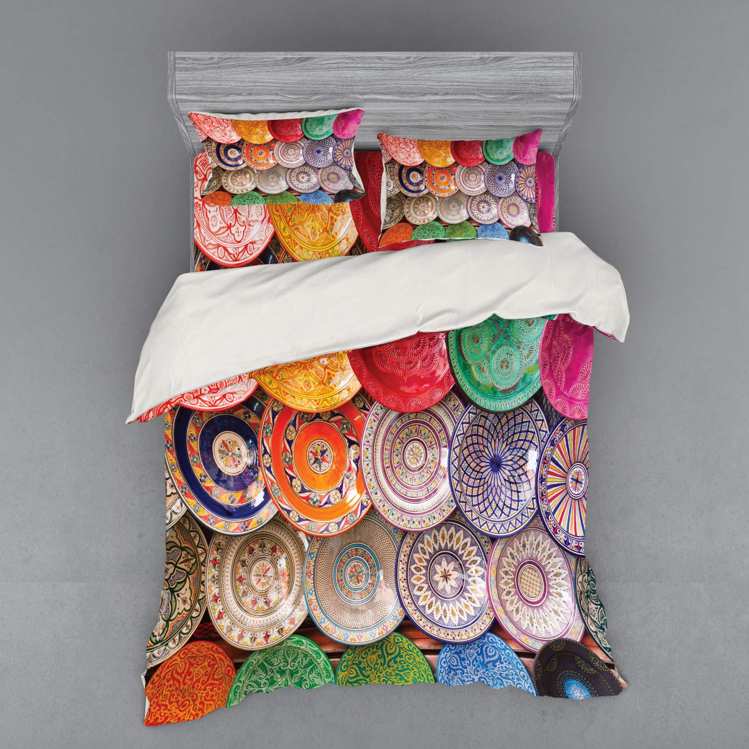 Ambesonne Moroccan Duvet Cover Set - Traditional Handcrafted Queen Size 4-Piece Bedding with Pillow Shams & Fitted Sheet - Colorful Market Plates Design from Marrakesh - Perfect for Bohemian & Eclectic Bedroom Decor