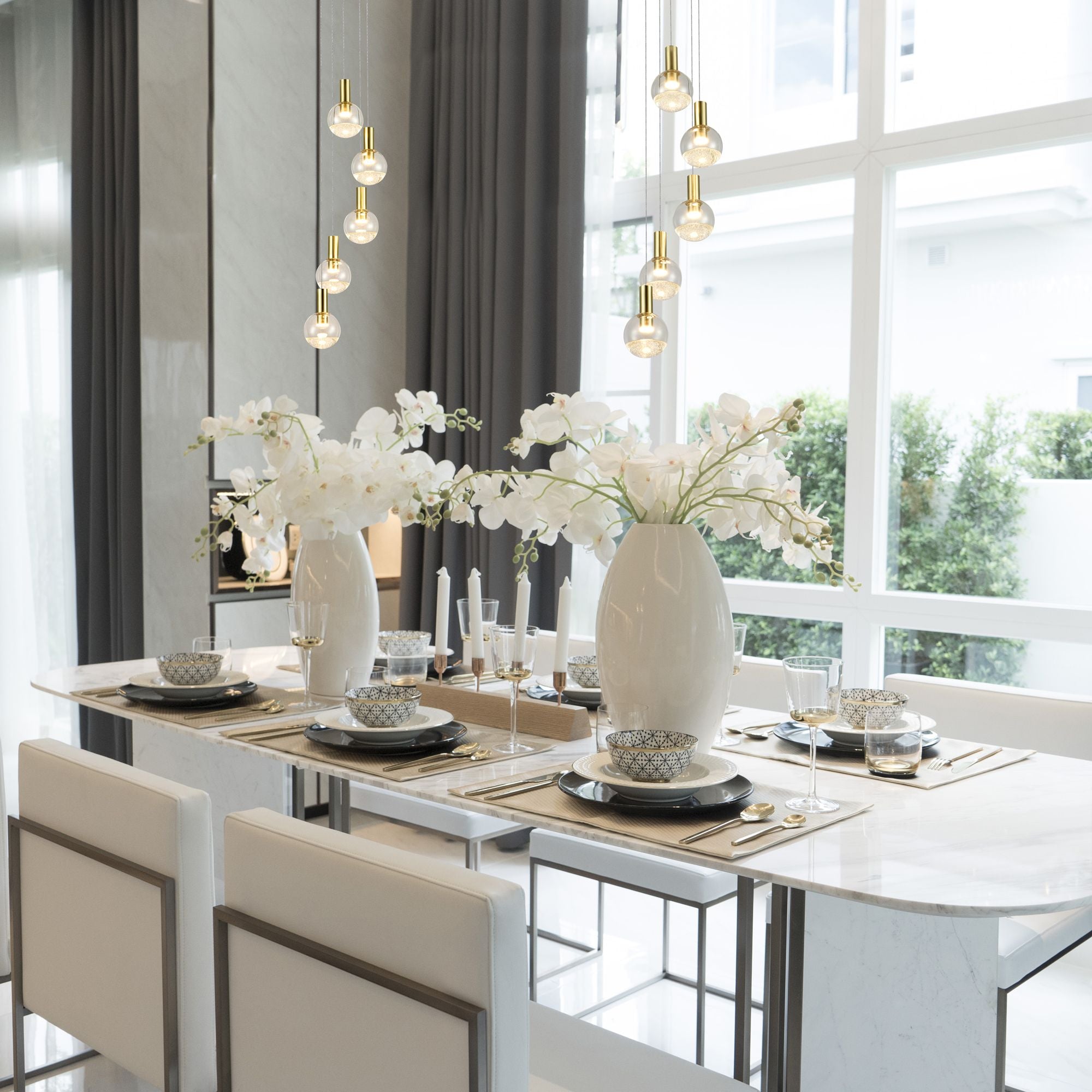 VONN Sienna 5-Light LED Chandelier with Globe Shades in Brass - Modern Ceiling Light Fixture for Dining Room, Living Room & Bedroom Lighting