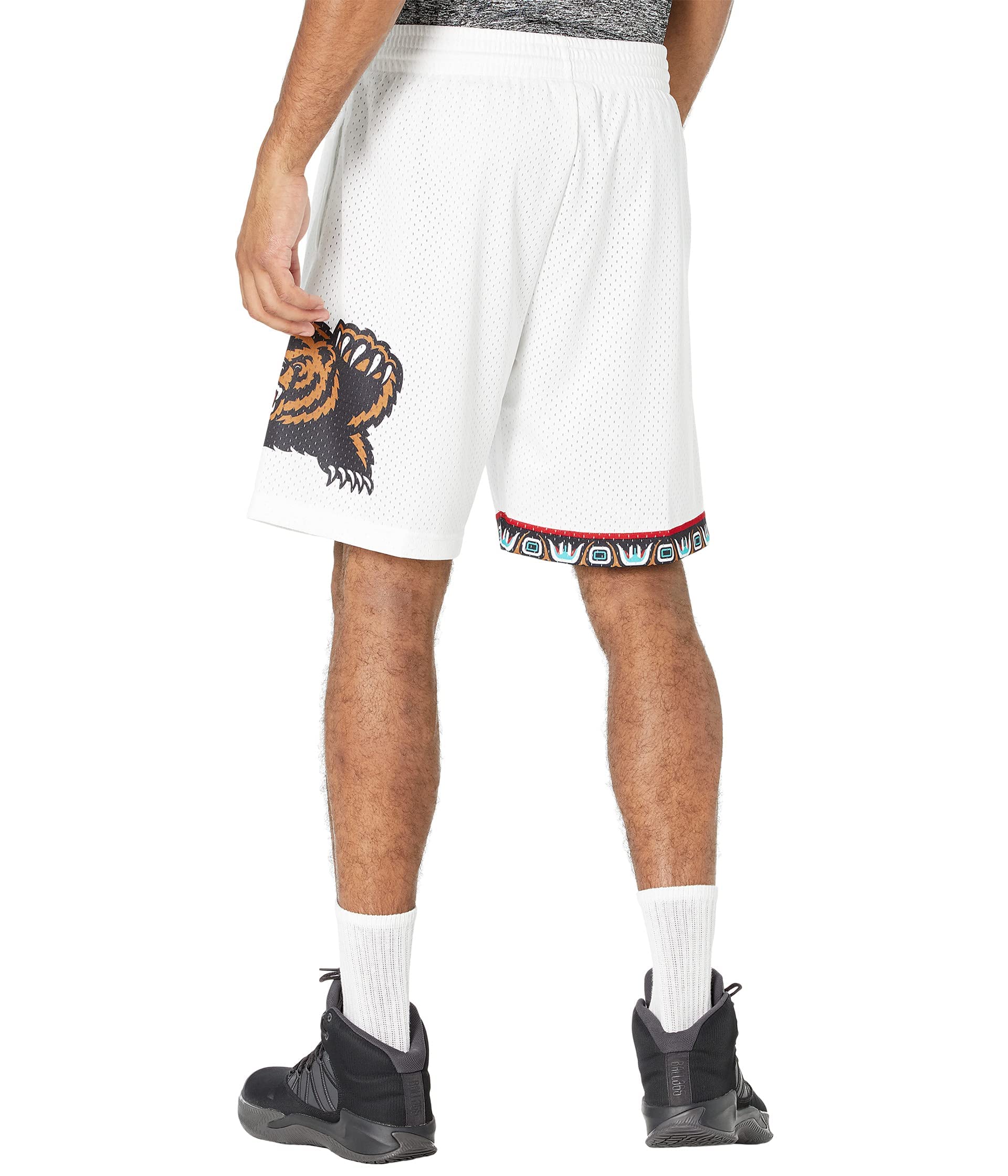 Mitchell & Ness Vancouver Grizzlies 1998-99 White Swingman Shorts for Men - NBA Basketball Fan Gear & Retro Streetwear Fashion