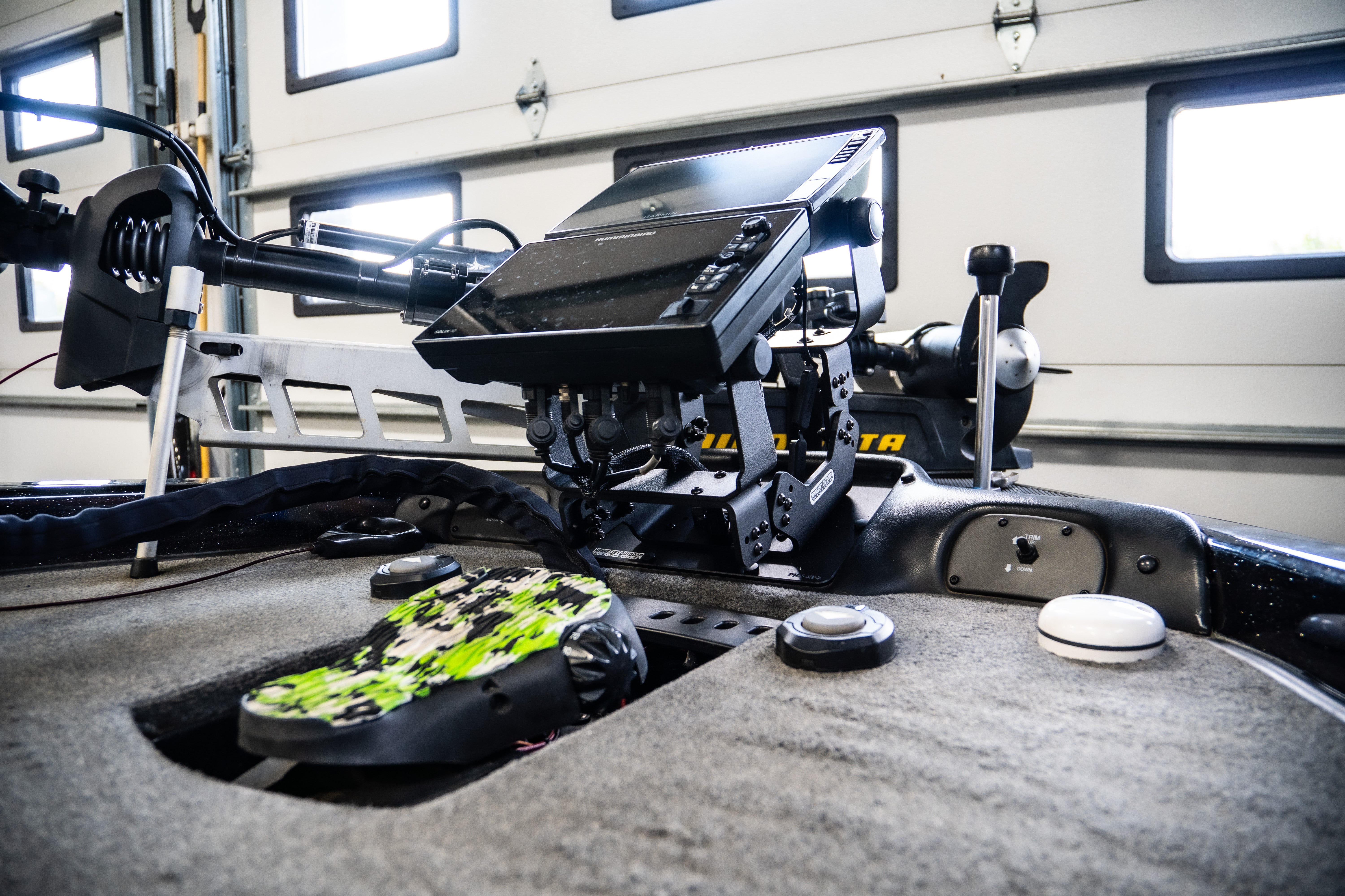 H.O.E. Dual Bow Mount System for Phoenix 518 921 PRO XP - Perfect for Hunting, Fishing & Outdoor Adventures