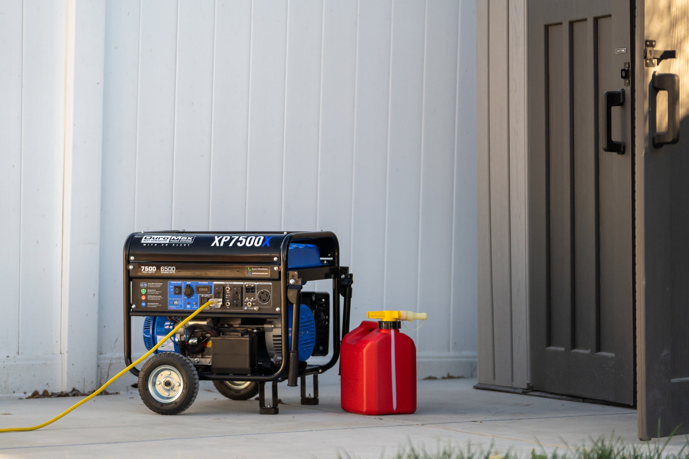 7,500 Watt Portable Gasoline Generator with CO Alert - Reliable Backup Power for Home, Camping & Outdoor Emergencies