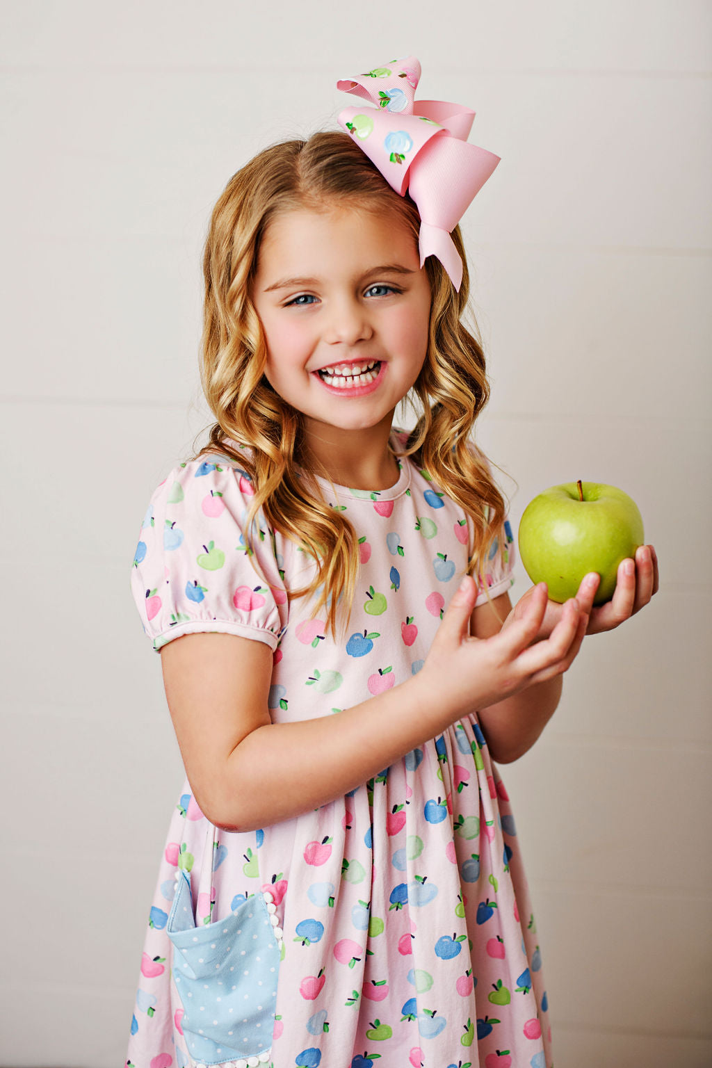 Stylish Pink Apples Print Pocket Dress for Women - Perfect for Casual Outings, Picnics & Summer Parties