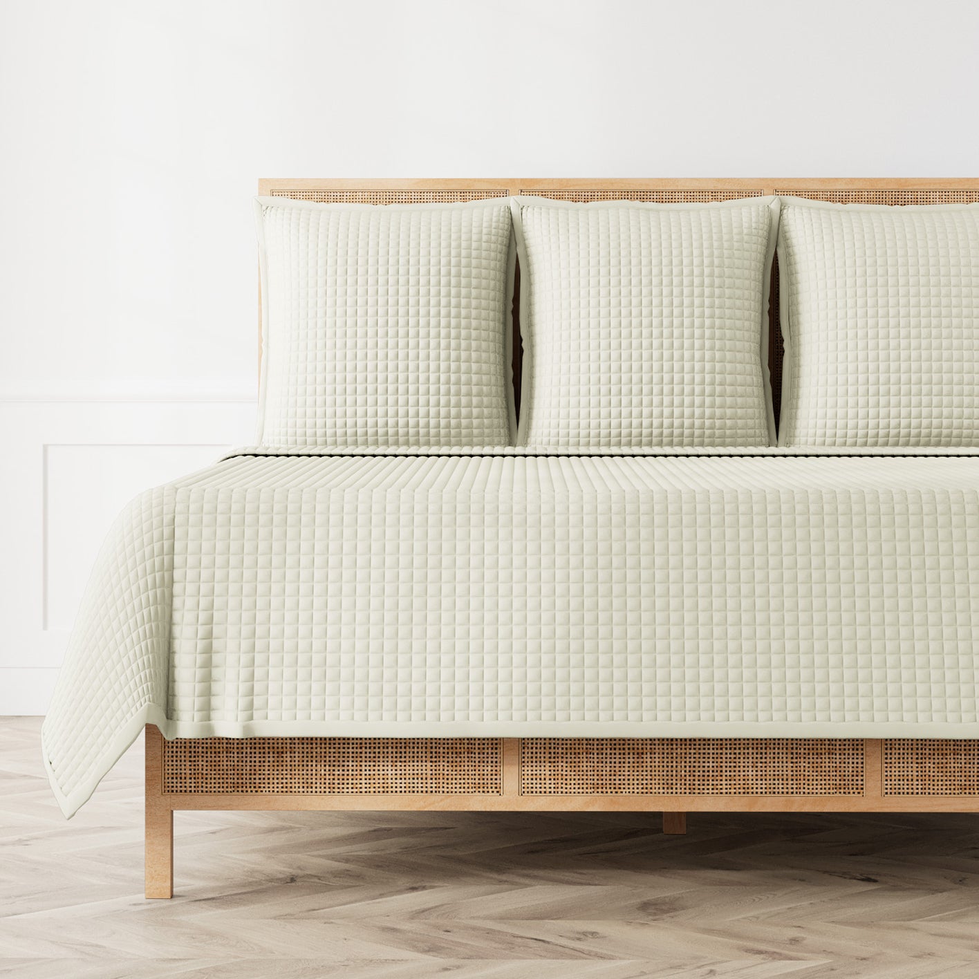 Ready to Bed 2.0 Quilted Coverlet - Soft & Breathable Bedspread for All Seasons | Perfect for Bedroom Decor, Guest Rooms & Cozy Nights