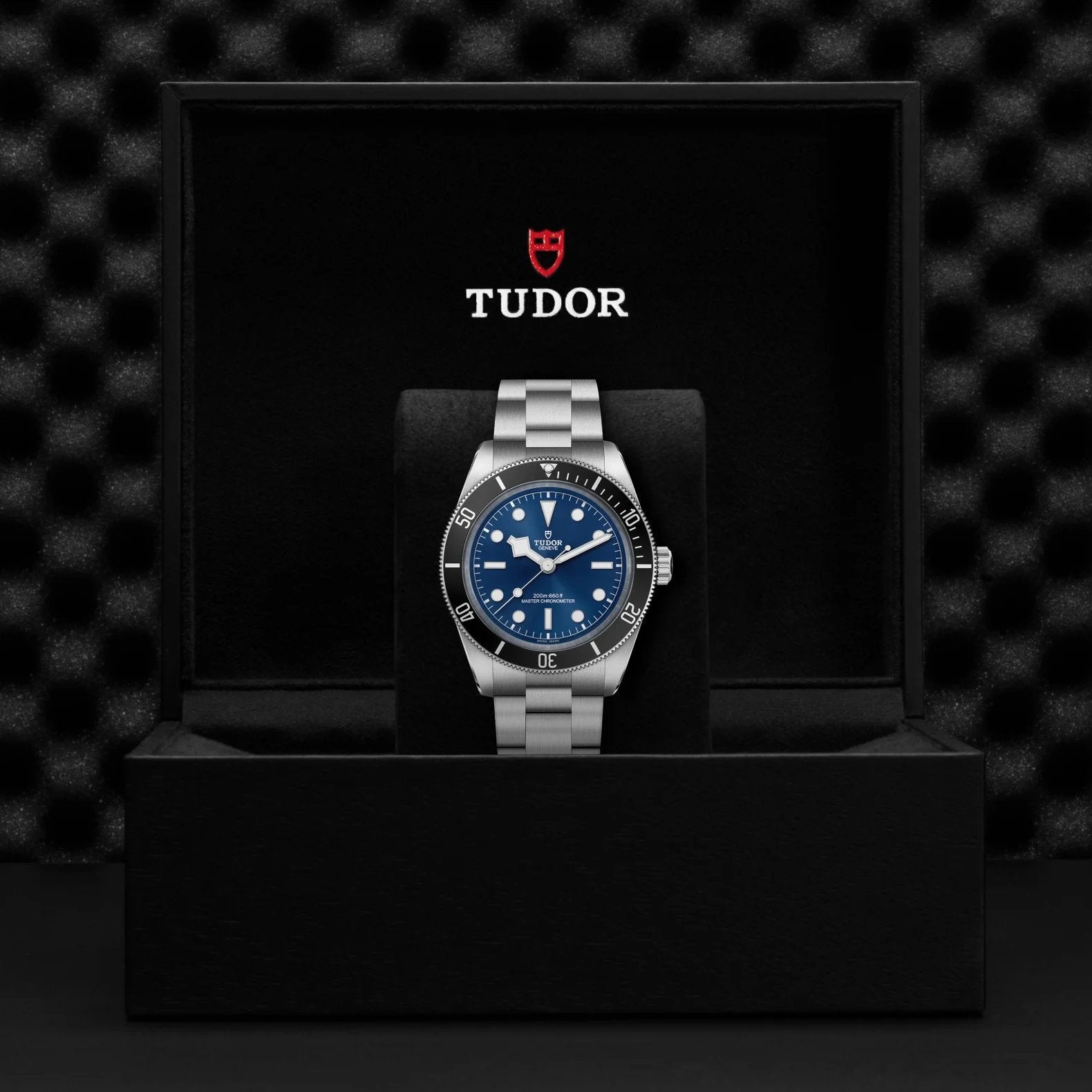 Original Title: Black Bay 68 M7943A1A0NU 0001   Optimized Title: Tudor Black Bay 68 Automatic Diver Watch M7943A1A0NU-0001 - Luxury Stainless Steel Men's Wristwatch for Diving, Business & Everyday Wear