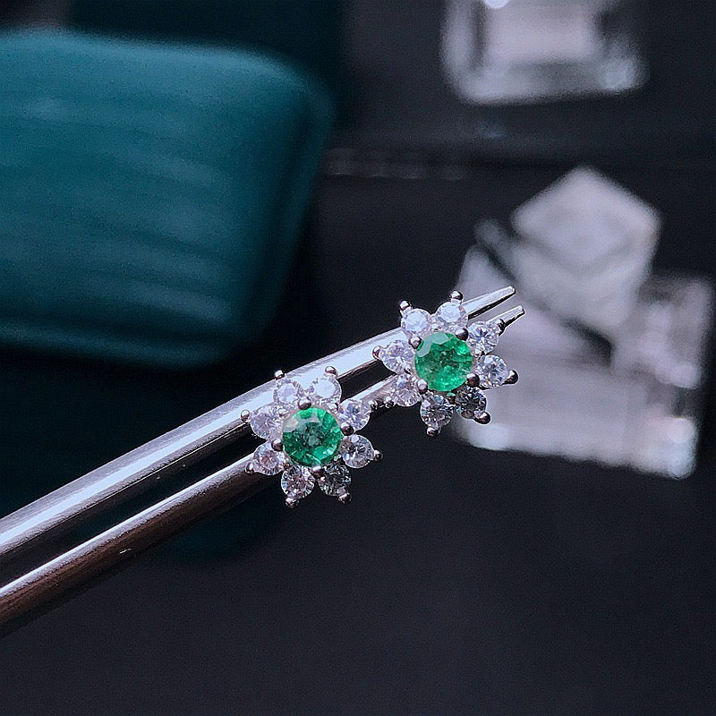 18K Platinum Emerald Flower Stud Earrings for Women - Elegant Floral Jewelry Gift for Birthday, Anniversary & Special Occasions | FME001